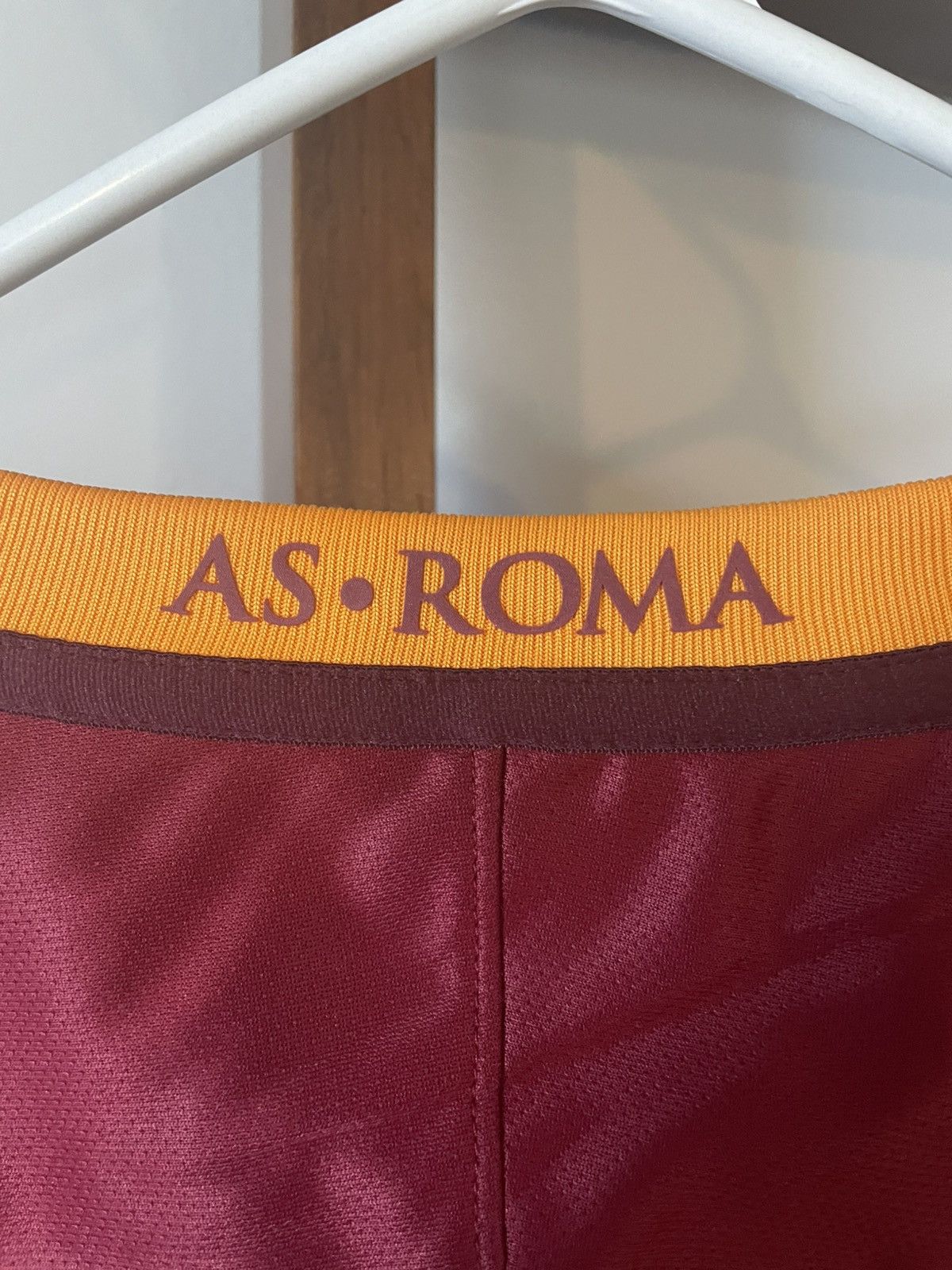 Nike AS Roma 2017/18 Home Jersey Size US M / EU 48-50 / 2 - 7 Thumbnail