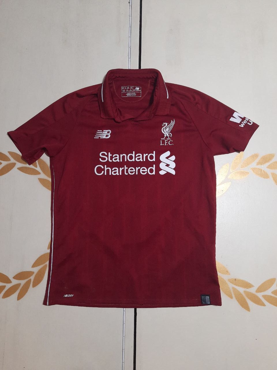 New Balance New Balance Liverpool Jersey 11 M.Salah 2018-19 kids size XL Size US S / EU 44-46 / 1 - 3 Thumbnail