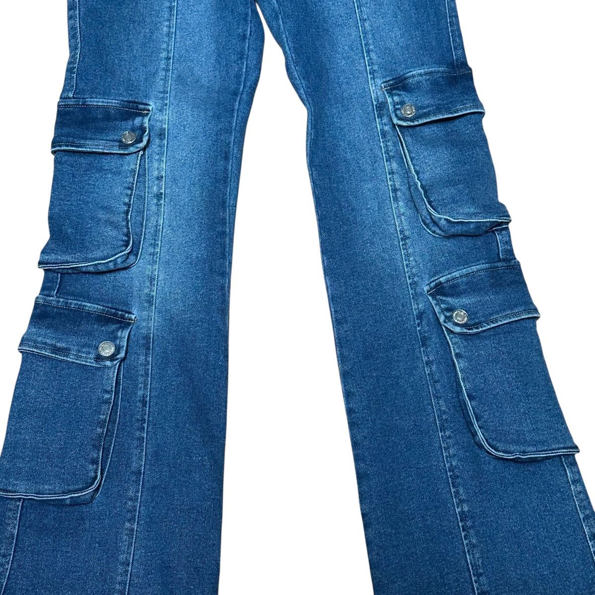 Forever 21 Forever 21 high rise cargo pocket flare leg jeans Size 28" / US 6 / IT 42 - 3 Thumbnail