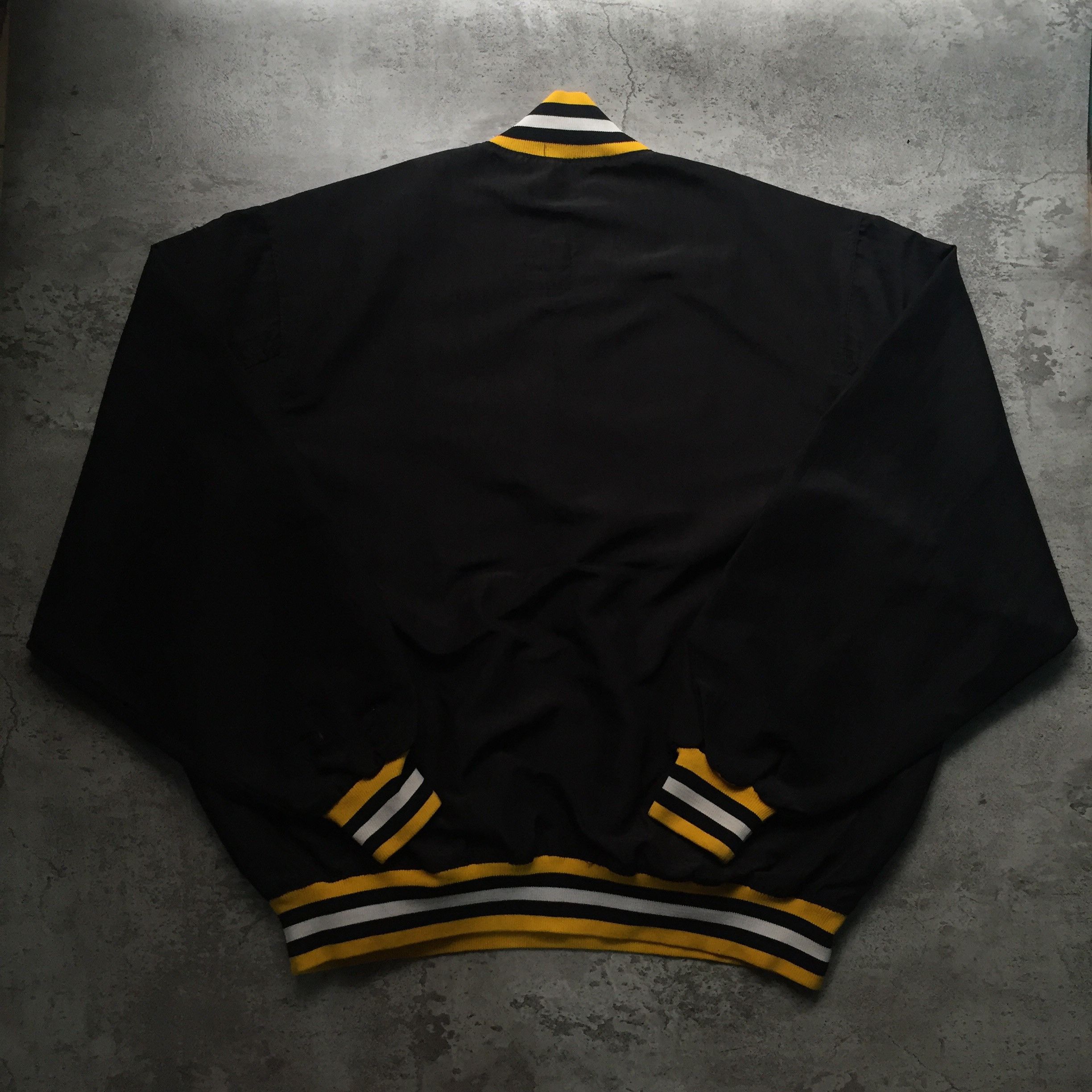NHL 70s NHL Boston Bruins By Starter Halfzip Size US XL / EU 56 / 4 - 6 Thumbnail