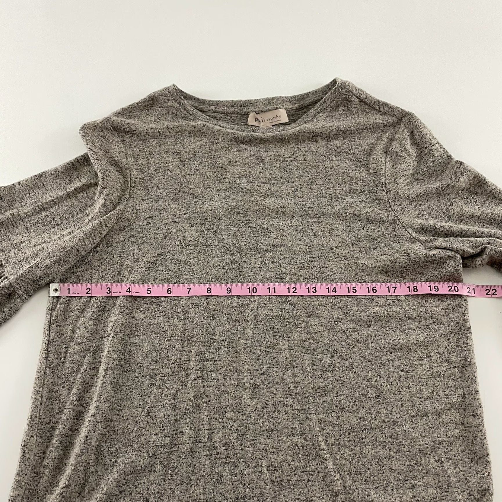 Vintage Philosophy Bell Sleeve Long Sleeve Super Soft Top Women's L Black Gray Blouse, Bell Sleeve, Philosophy, Super Soft, Long Sleeve, Black, Gray, L, Women Size L / US 10 / IT 46 - 3 Thumbnail