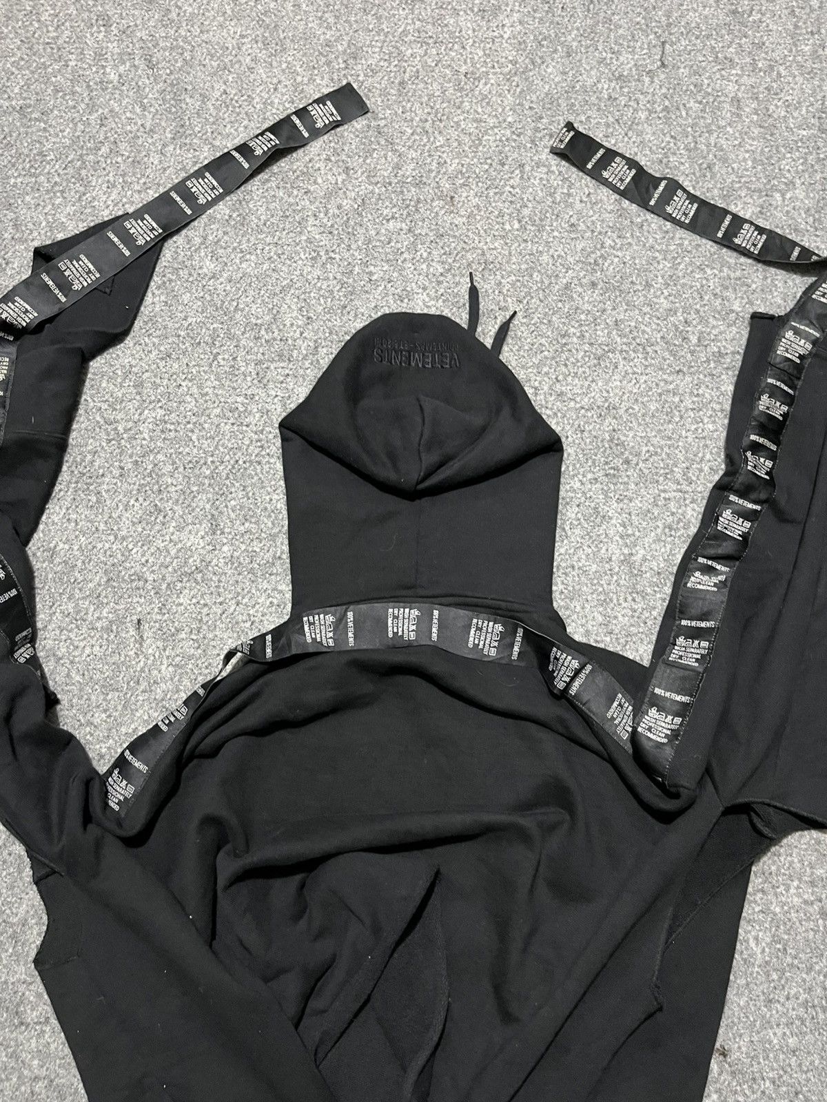 Vetements Vetements Tape Washing Lebel Hoodie Size US XXS / EU 40 - 16 Thumbnail