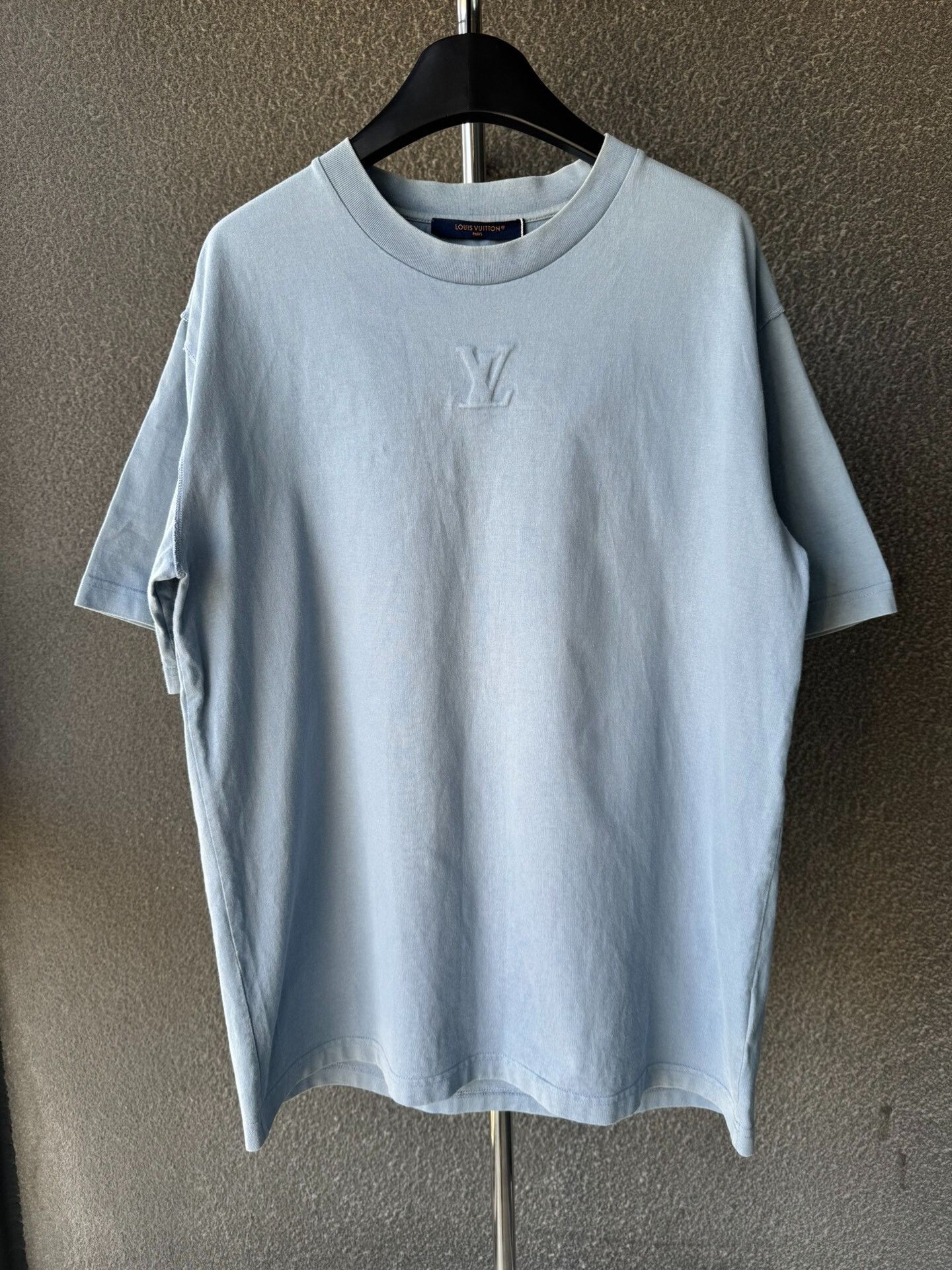 Louis Vuitton louis vuitton logo short sleeve shirt Size US XL / EU 56 / 4 - 1 Thumbnail