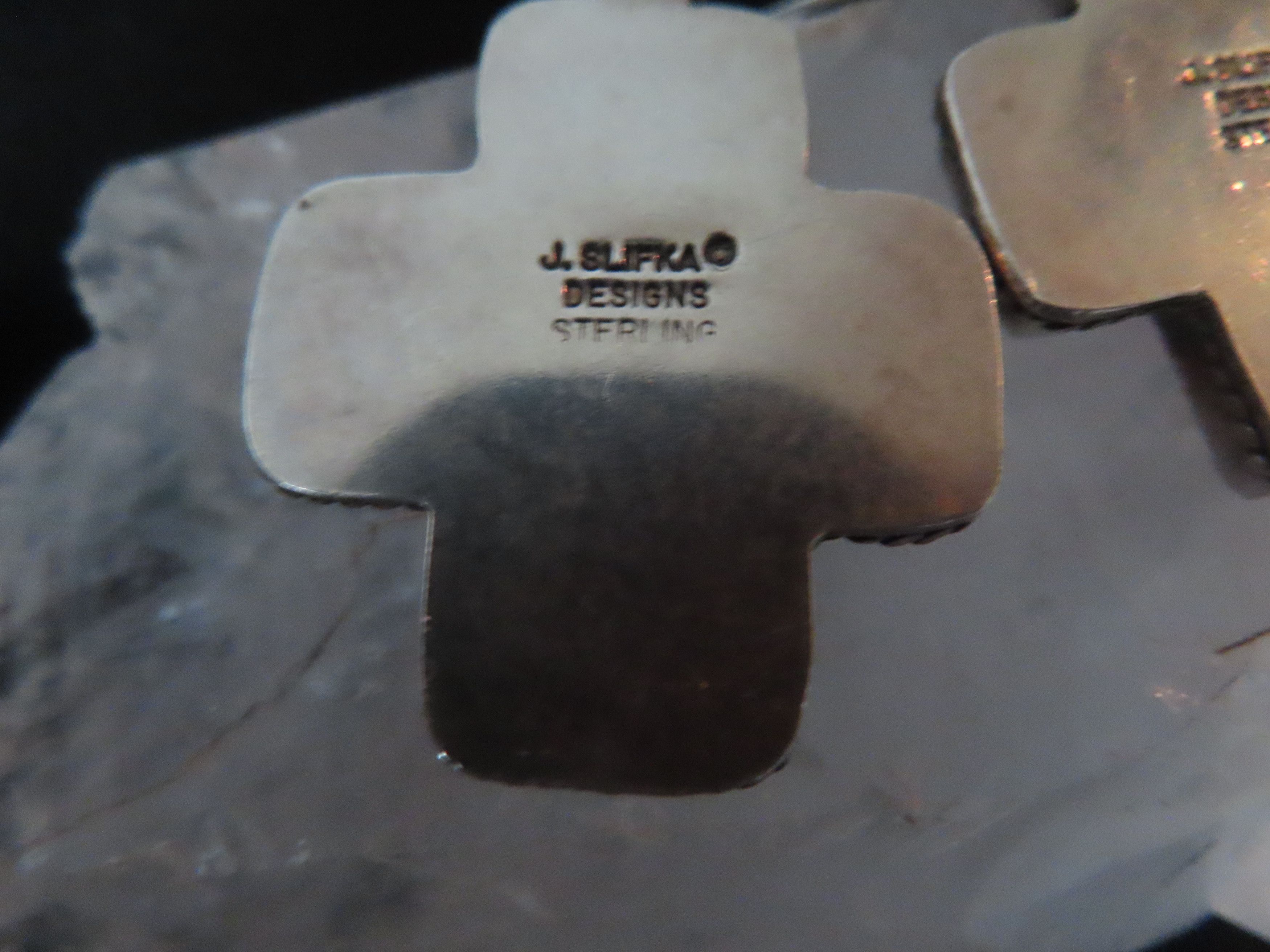 Designer × Vintage Joan Slifka Sterling Silver Spiny Oyster Cross Earrings Size ONE SIZE - 4 Thumbnail