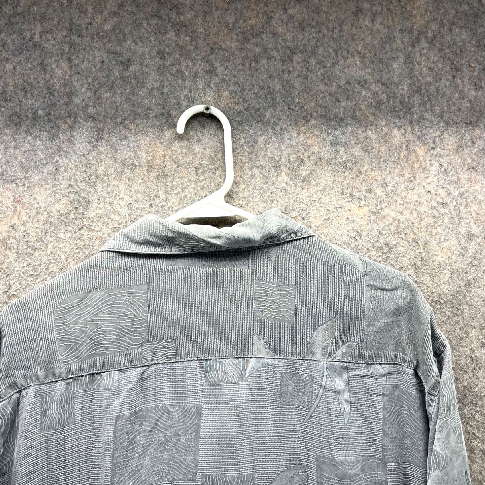 Tommy Bahama VINTAGE Tommy Bahama Shirt Men 2XL Hawaiian Floral Palm Trees Gray Relaxed Silk Camp Button-Up Short Sleeve Collared, All Seasons, Gift Ideas, Mens Size US XXL / EU 58 / 5 - 4 Thumbnail