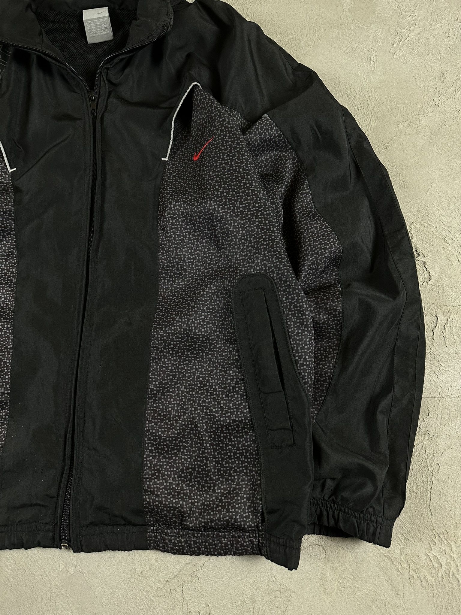 Nike 00s Vintage Nike Air Max Nylon Zip Tracksuit Jacket Size US M / EU 48-50 / 2 - 7 Thumbnail