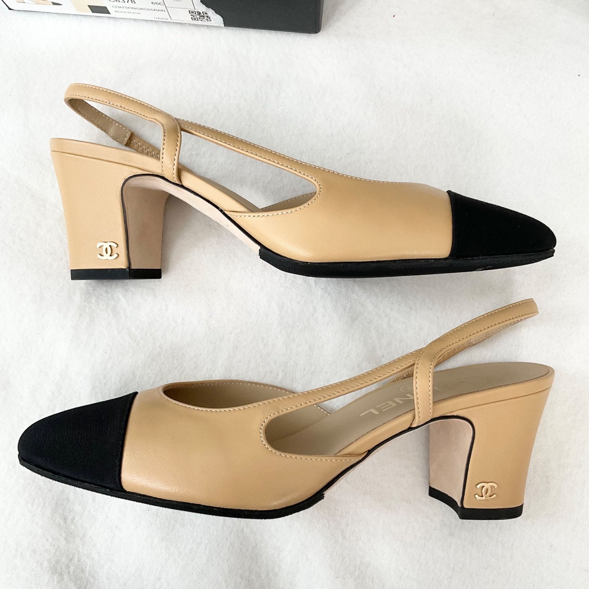 Chanel CHANEL Interlocking TWO tone beige Leather Slingback Pumps h Size US 7 / IT 37 - 7 Thumbnail