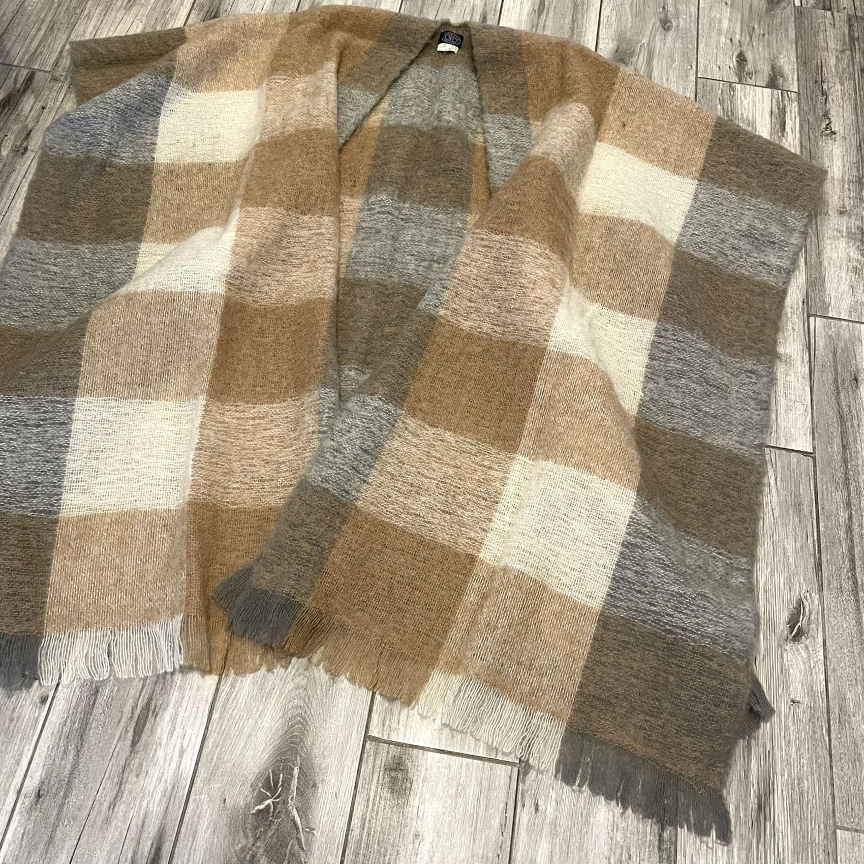 Vintage VTG Buffalo Check JENNIFER MOORE Tan Wool SHAWL Poncho SWEATER Fringe Boho OS Women Knit Open-Knit Pullover Camisole Style Designer 90s Japan Size ONE SIZE - 2 Thumbnail