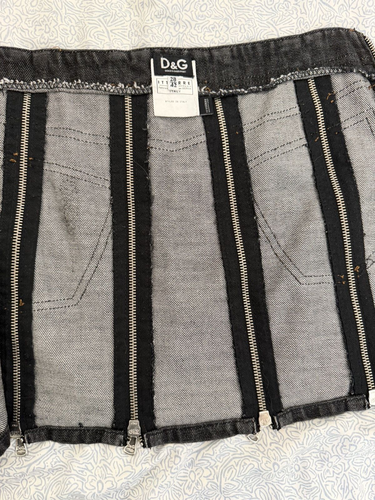 Dolce & Gabbana D&G Black Zipper Denim Mini Skirt Size 30" / US 8 / IT 44 - 4 Thumbnail