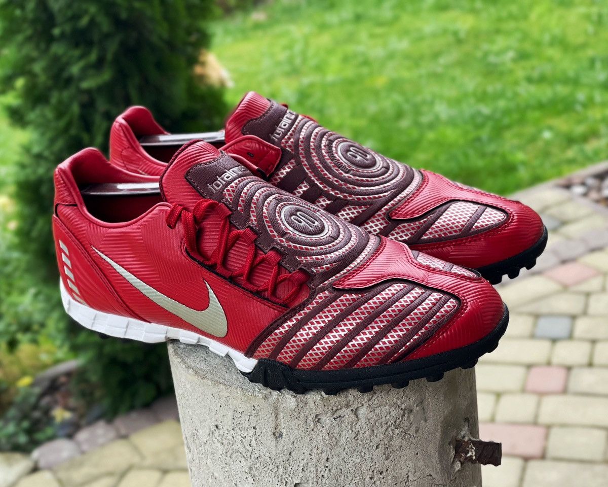 Total 90 NIKE TF シューズ II