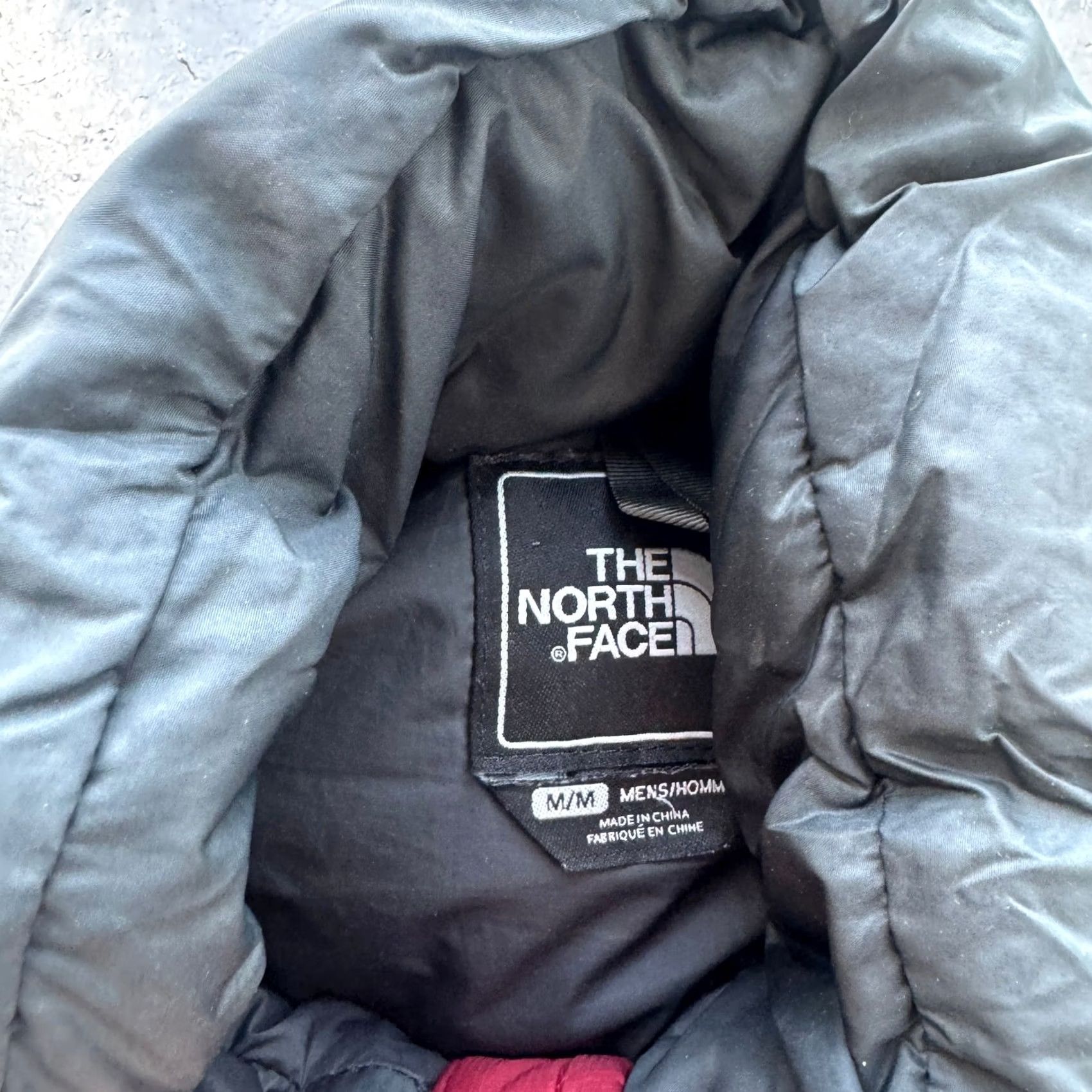 The North Face VINTAGE The North Face Retro Nuptse Red Black Down Fill Men’s Medium Puffer Jacket Size US M / EU 48-50 / 2 - 3 Thumbnail