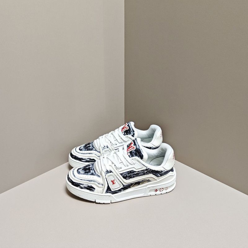 Louis Vuitton Louis Vuitton Hand-painted Graffiti Trainers 0079 Size US 9 / EU 42 - 1 Thumbnail