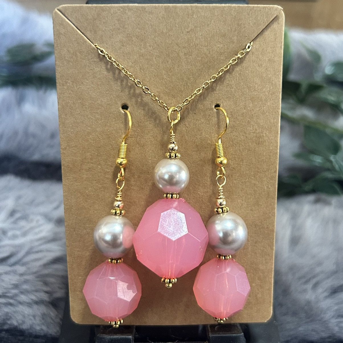 Handmade Handcrafted bold chunky pink crackle resin pearl set Size ONE SIZE - 2 Thumbnail