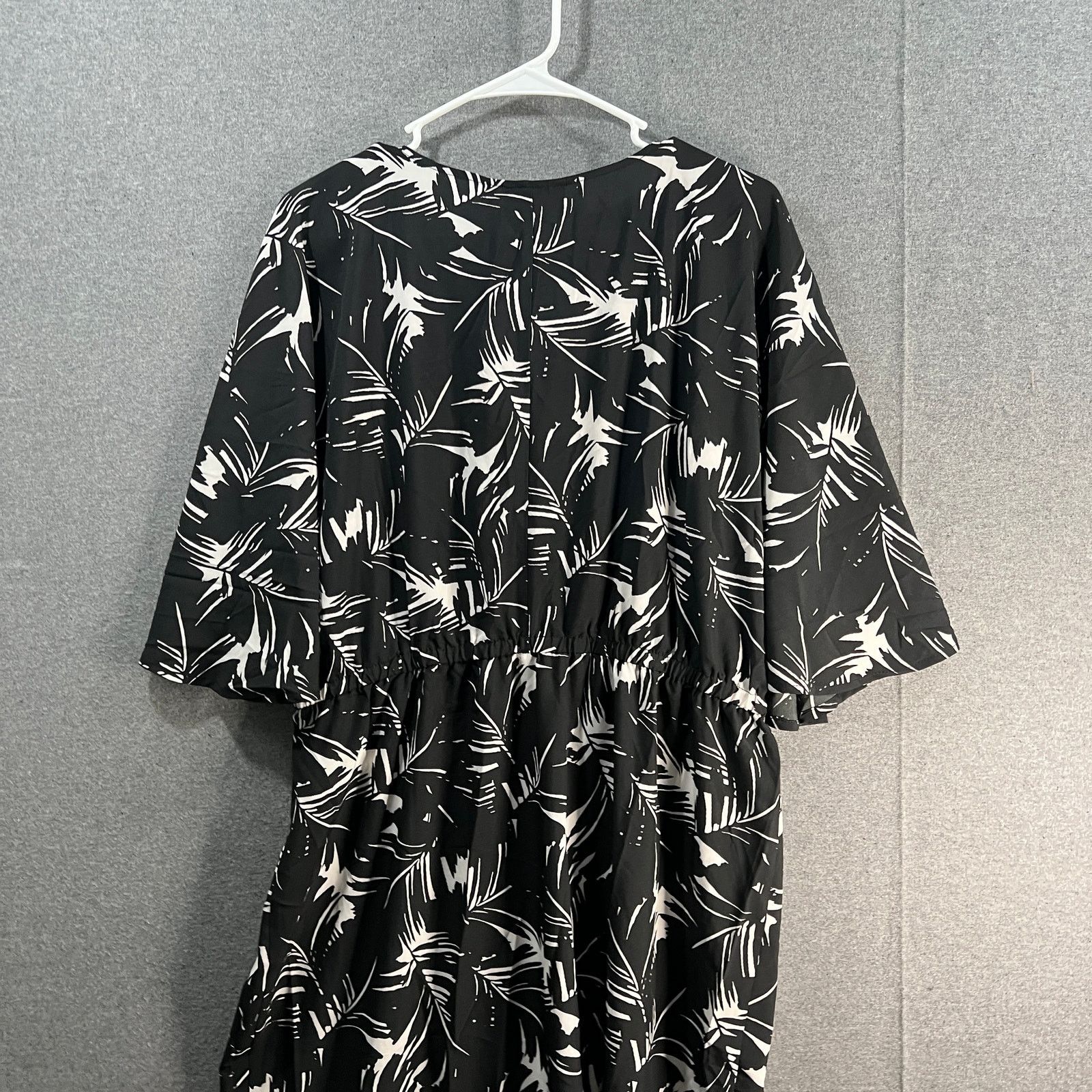 Other Belle Beach by Kim Gravel Petite Tie Front Cover-Up Size M / US 6-8 / IT 42-44 - 14 Thumbnail