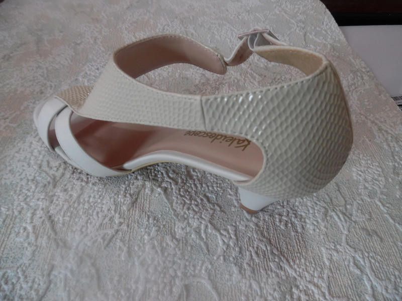 Designer Kaleidoscope women's cream shoes size 8 UK Size US 8.5 / IT 38.5 - 3 Thumbnail