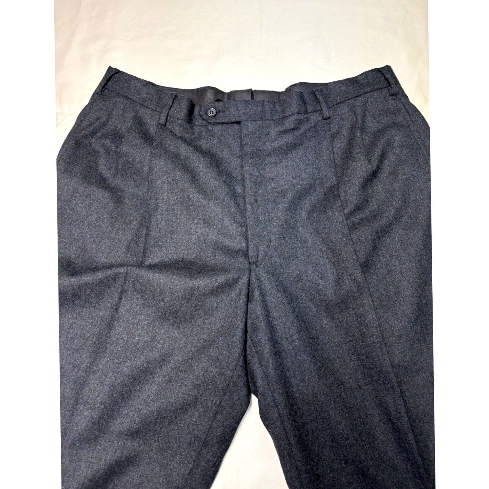 Vintage VINTAGE JOE A BANK Mens Dress Pants Charcoal Gray 38x30 Wool Pleated Front Beltless Zipper Button Pockets Back Welt Pocket Formal Wedding Business Size US 38 / EU 54 - 2 Thumbnail