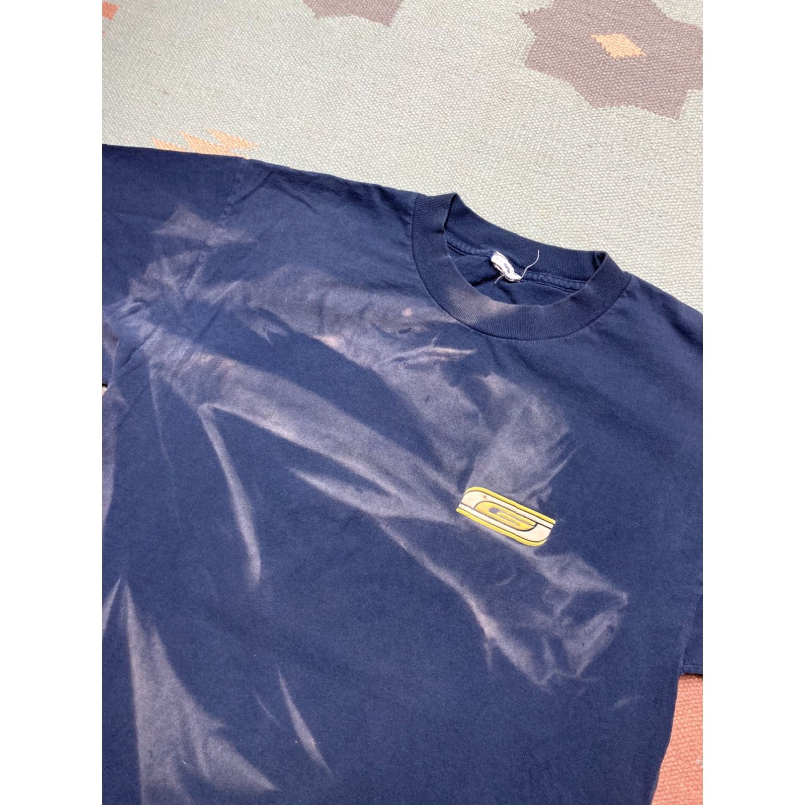 Guess VINTAGE 90s Y2K GUESS JEANS T SHIRT Faded NAVY BLUE FELT GRAPHIC ADULT LARGE Men T-Shirt Blue 90s GUESS Size US L / EU 52-54 / 3 - 4 Thumbnail