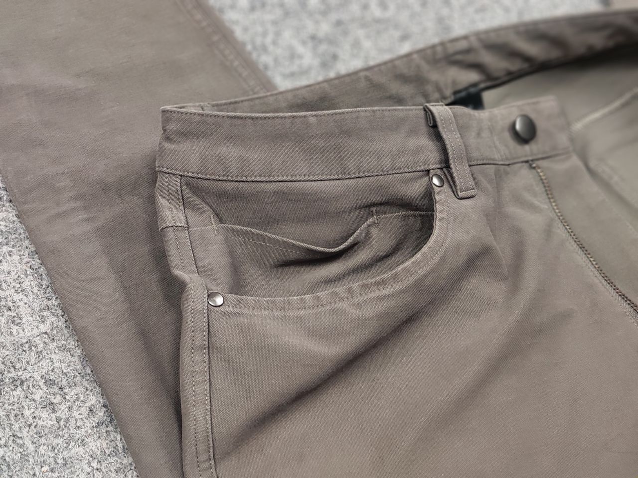 Lululemon Lululemon Design canvas mens beige Trouser Pants Size US 31 - 11 Thumbnail