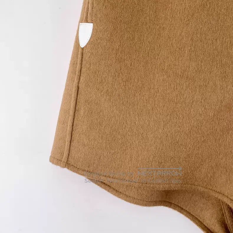 Louis Vuitton Louis Vuitton 24 Dark Brown Leather Label Camel Hair Casua Size US 32 / EU 48 - 5 Thumbnail
