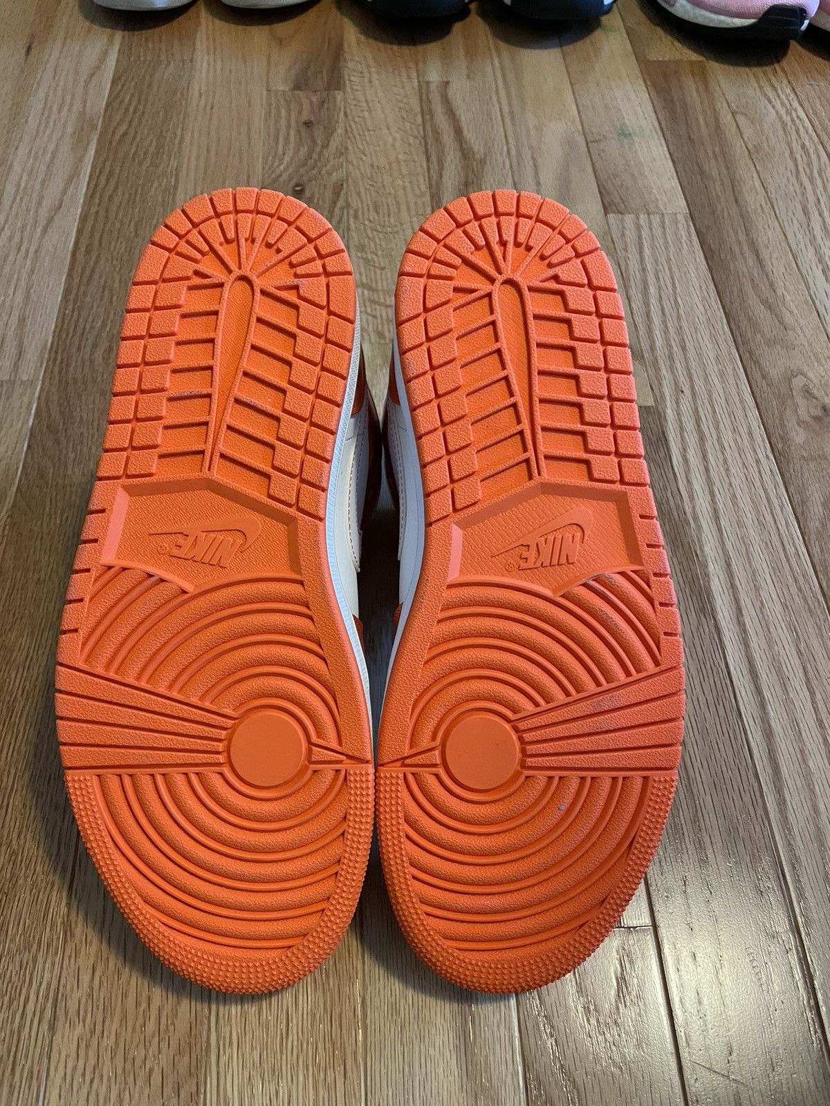 Jordan Brand × Nike Jordan 1 Mid Electro Orange Size US 9 / EU 42 - 4 Thumbnail