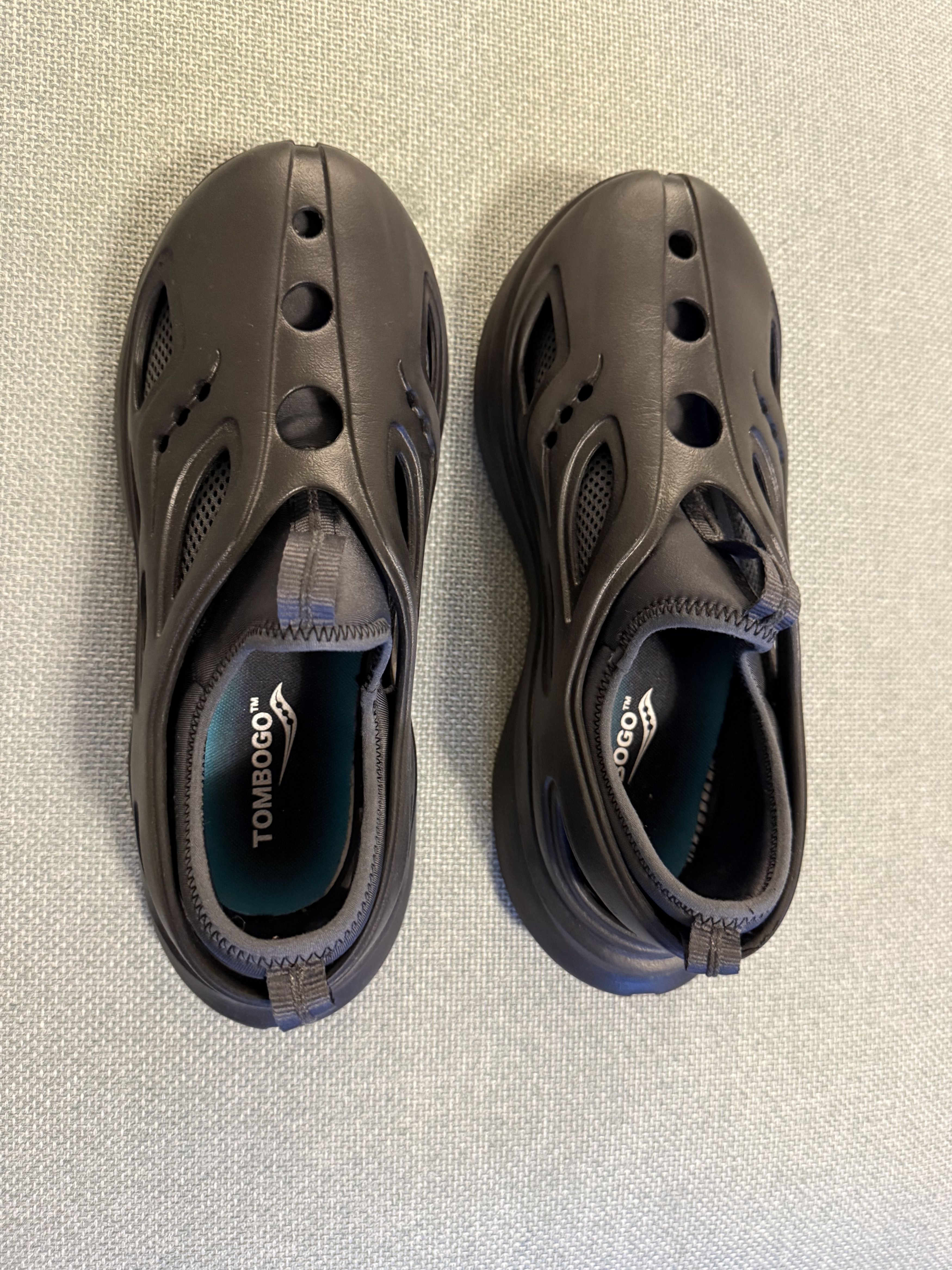 Saucony *MSG TO OFFER* Saucony TOMBOGO Black Slip on Size US 9 / EU 42 - 4 Thumbnail
