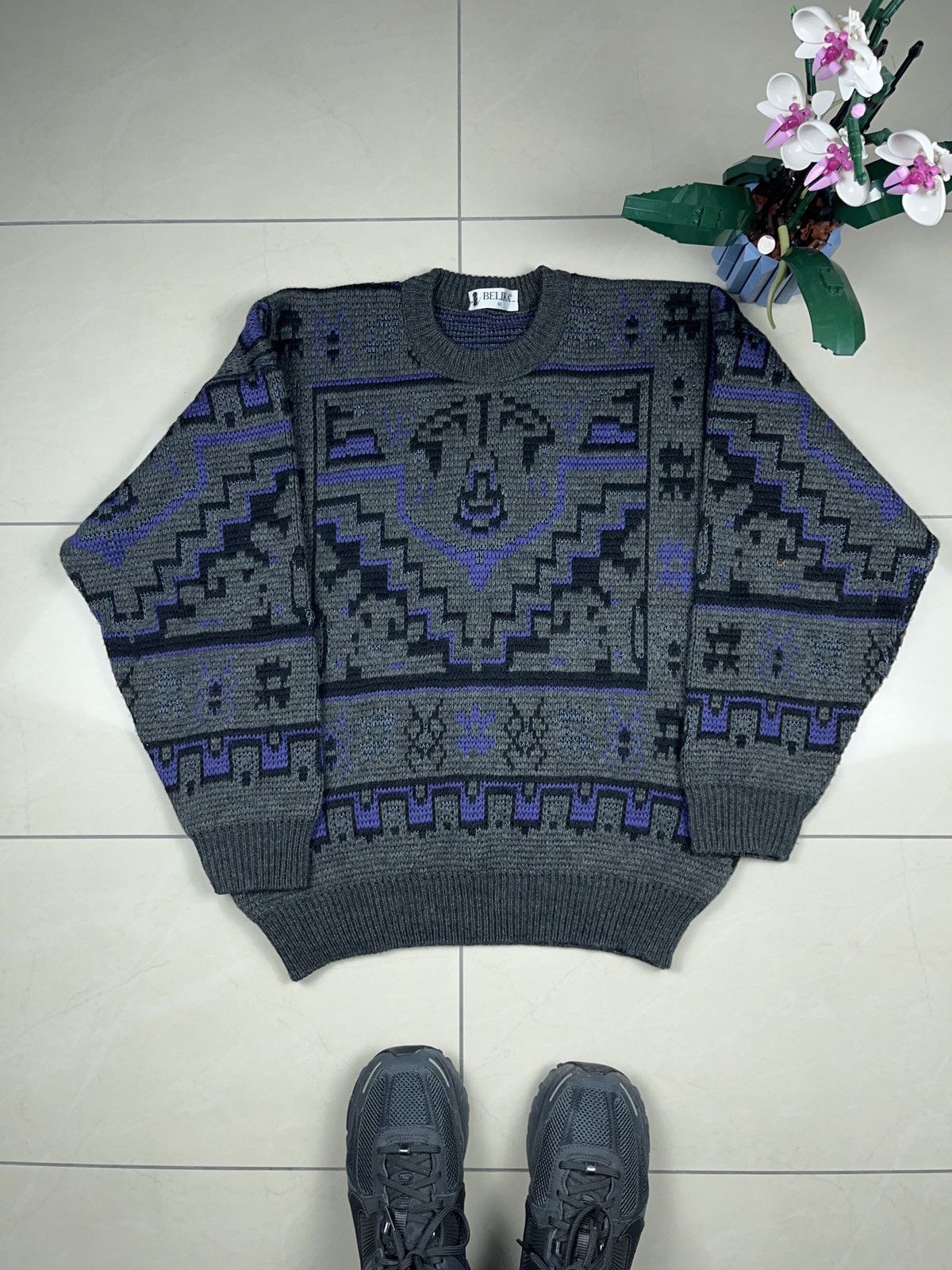 Vintage ➕ Vintage gray Purple crazy pattern boxy sweater Size US M / EU 48-50 / 2 - 2 Thumbnail