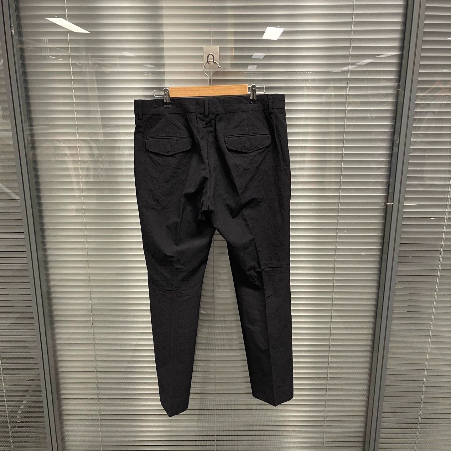 Louis Vuitton Louis Vuitton Reverse Monogram Black 44 trousers Size US 28 / EU 44 - 2 Thumbnail