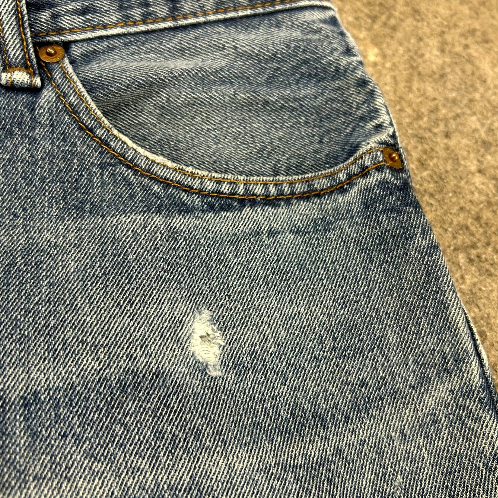 Levi's Levi's 505 Jeans Mens 33x32 Blue Regular Fit Straight Leg Light Wash Distressed Size US 33 - 7 Thumbnail