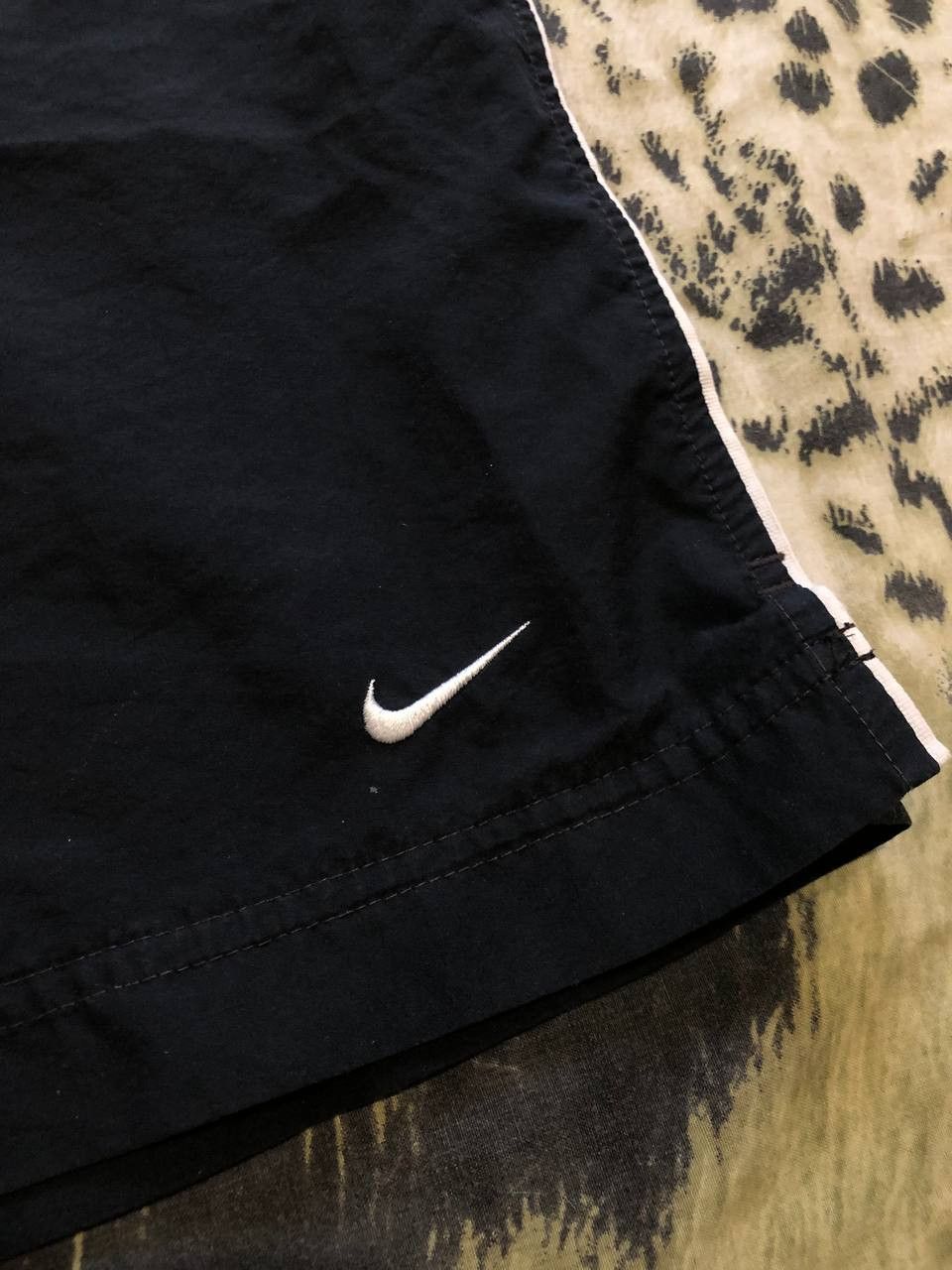 Nike Vintage Nike Y2K Swoosh Streetwear Shorts Hype Size US 30 / EU 46 - 5 Thumbnail