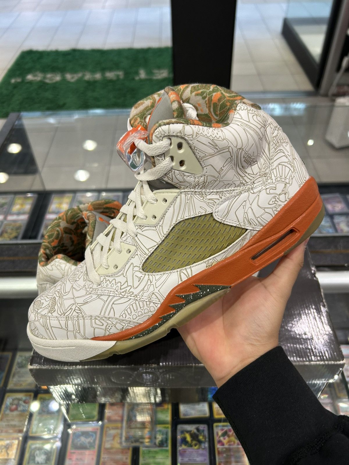 Jordan Brand Jordan 5 Laser 2007 Size US 10.5 / EU 43-44 - 2 Thumbnail