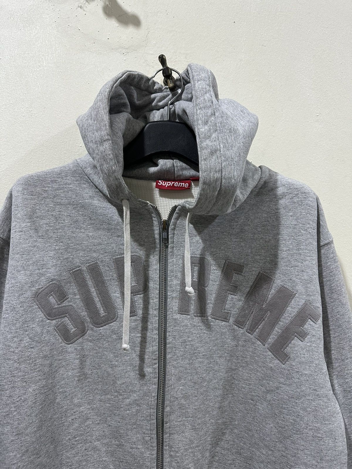 Supreme Distress Supreme Thermal Arc Logo Zipper Hoodies Size US L / EU 52-54 / 3 - 3 Thumbnail