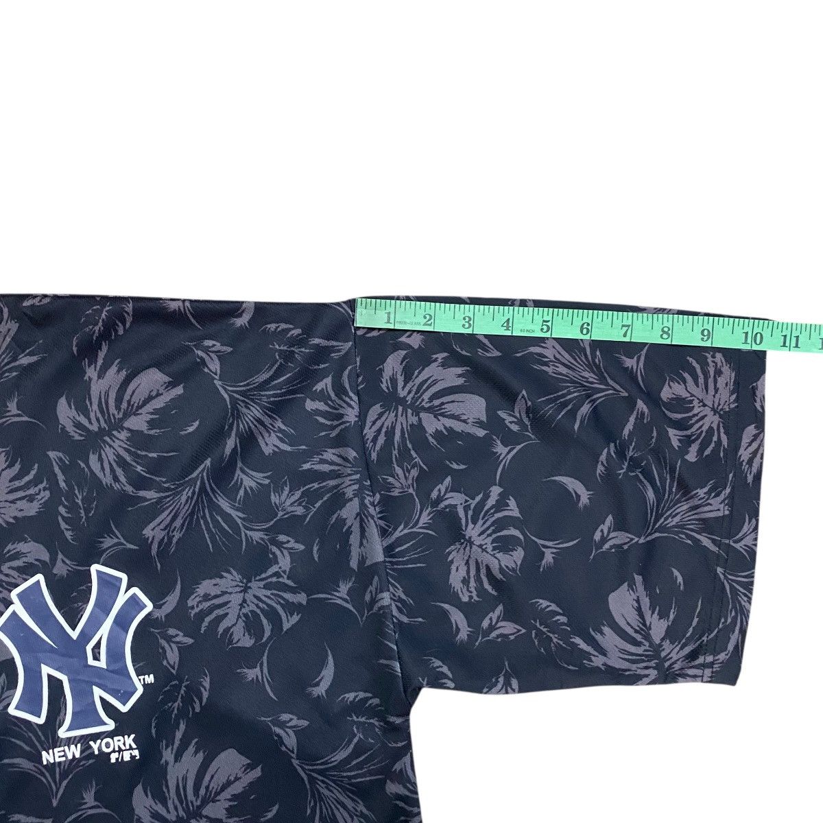 New York Yankees New York Yankees Kimono L Size Black Colour Size US L / EU 52-54 / 3 - 19 Thumbnail