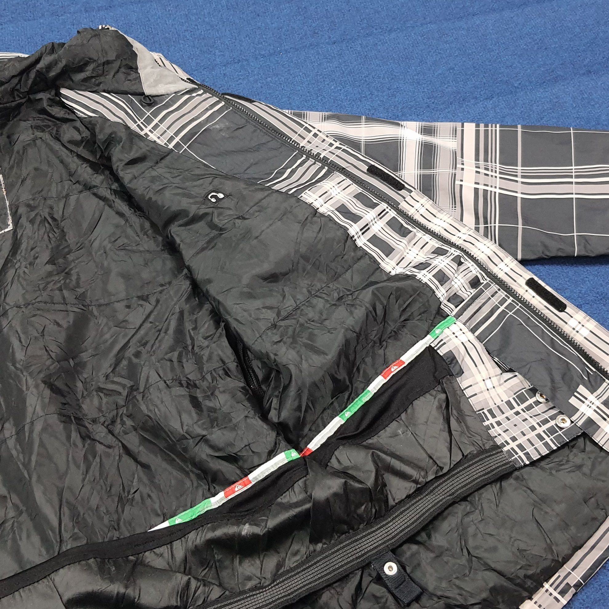 Quiksilver Vintage Quiksilver Snowboard Winter Technical Jacket C279N18 Size US L / EU 52-54 / 3 - 12 Thumbnail