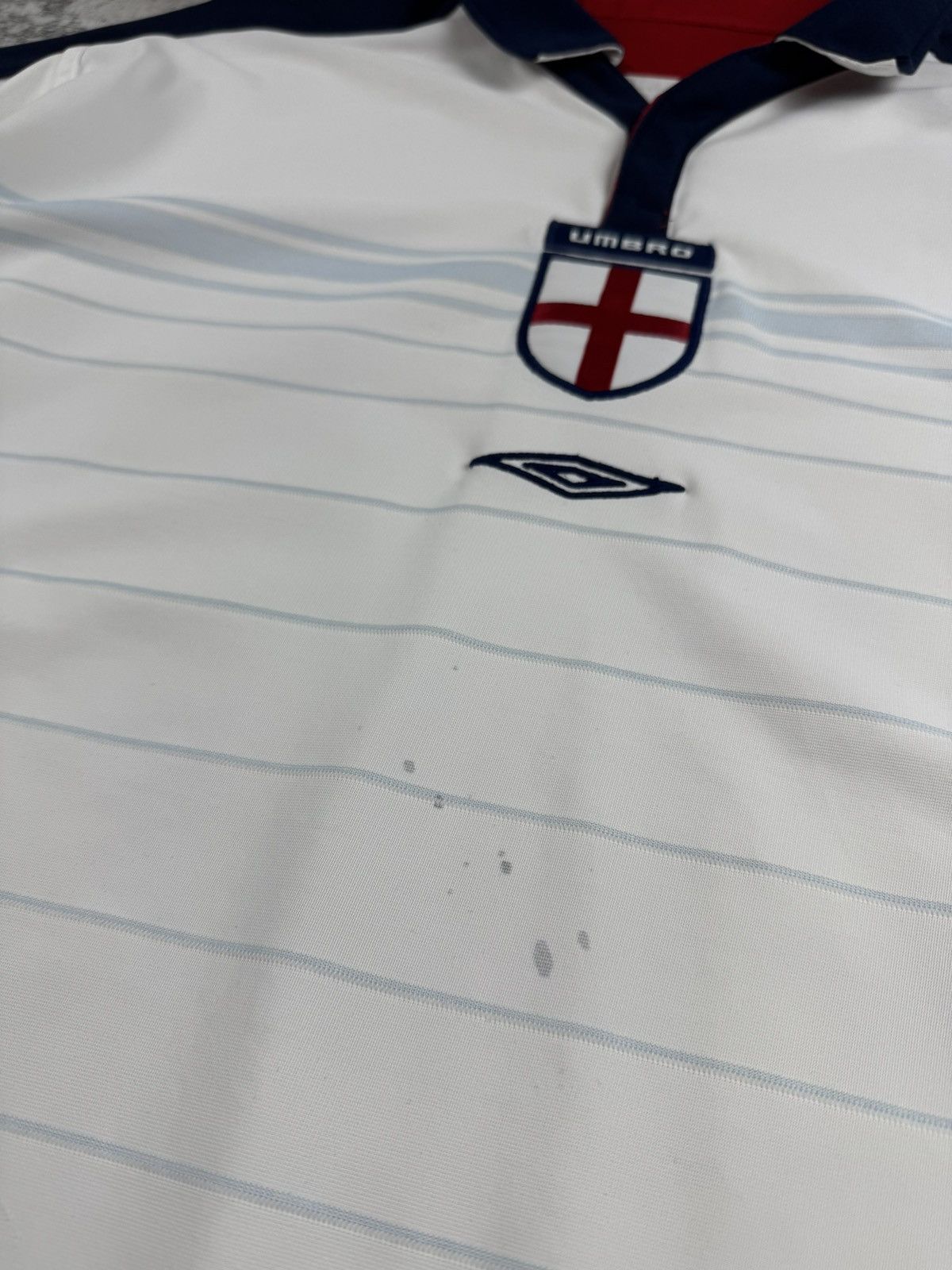 Umbro 00S England 2 in 1 2003/2004/2005 Football Jersey Shirt Tee Size US XL / EU 56 / 4 - 9 Thumbnail