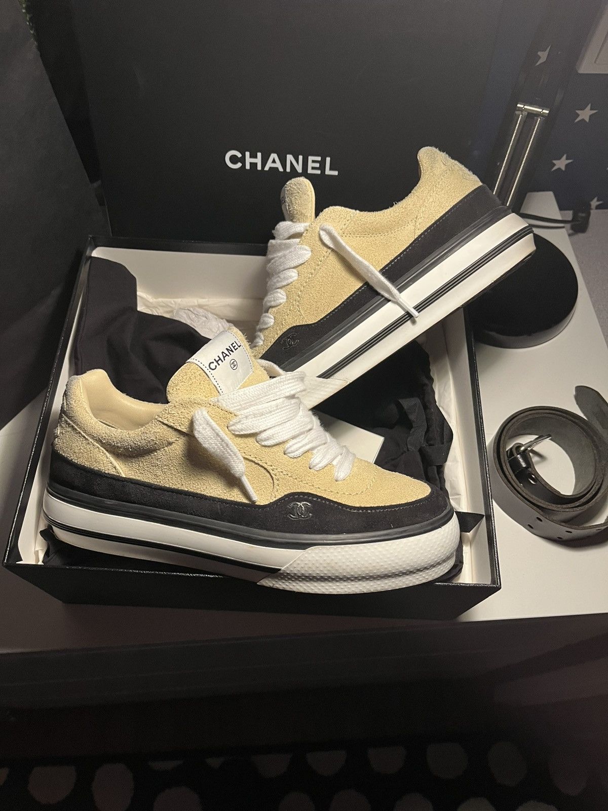 Chanel CC Chanel Suede Sneaker Runner Beige/White Rare Size US 8 / EU 41 - 1 Thumbnail