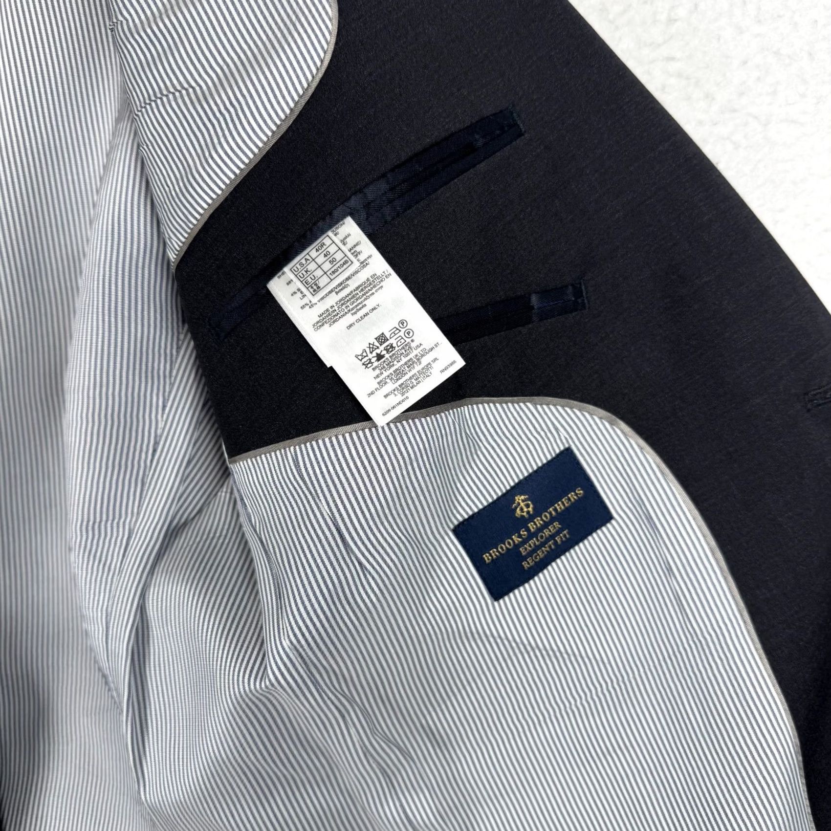 Brooks Brothers Brooks Brothers Men's Blazer Jacket Single-Breasted 2-Button Black Wool 40R Regular Notch Lapel Four-Button Sleeve Sport Coat Size 40R - 6 Thumbnail