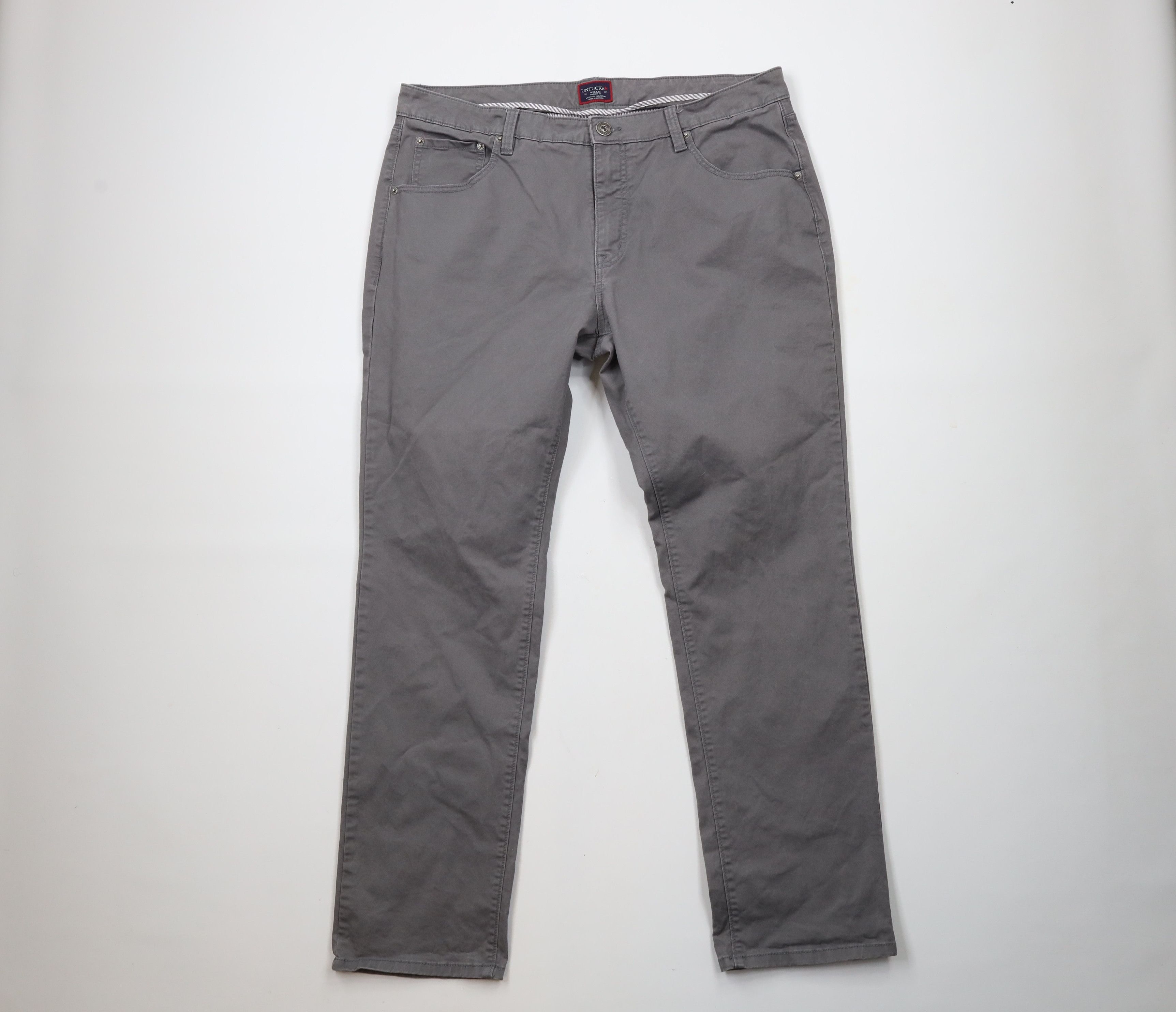 UNTUCKit × Vintage Untuckit Straight Leg Stretch Chino Pants Trousers Gray Size US 38 / EU 54 - 1 Thumbnail