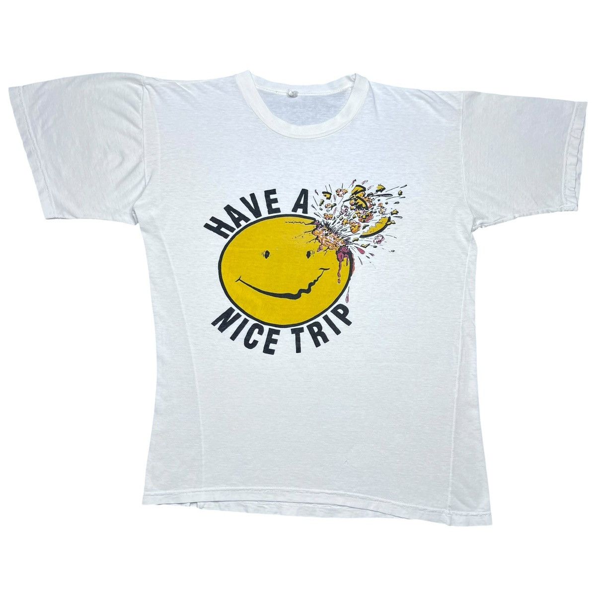 Vintage 80s Smiley Face Happy Head Shot Grunge Punk Graphic T-Shirt Size US L / EU 52-54 / 3 - 1 Thumbnail