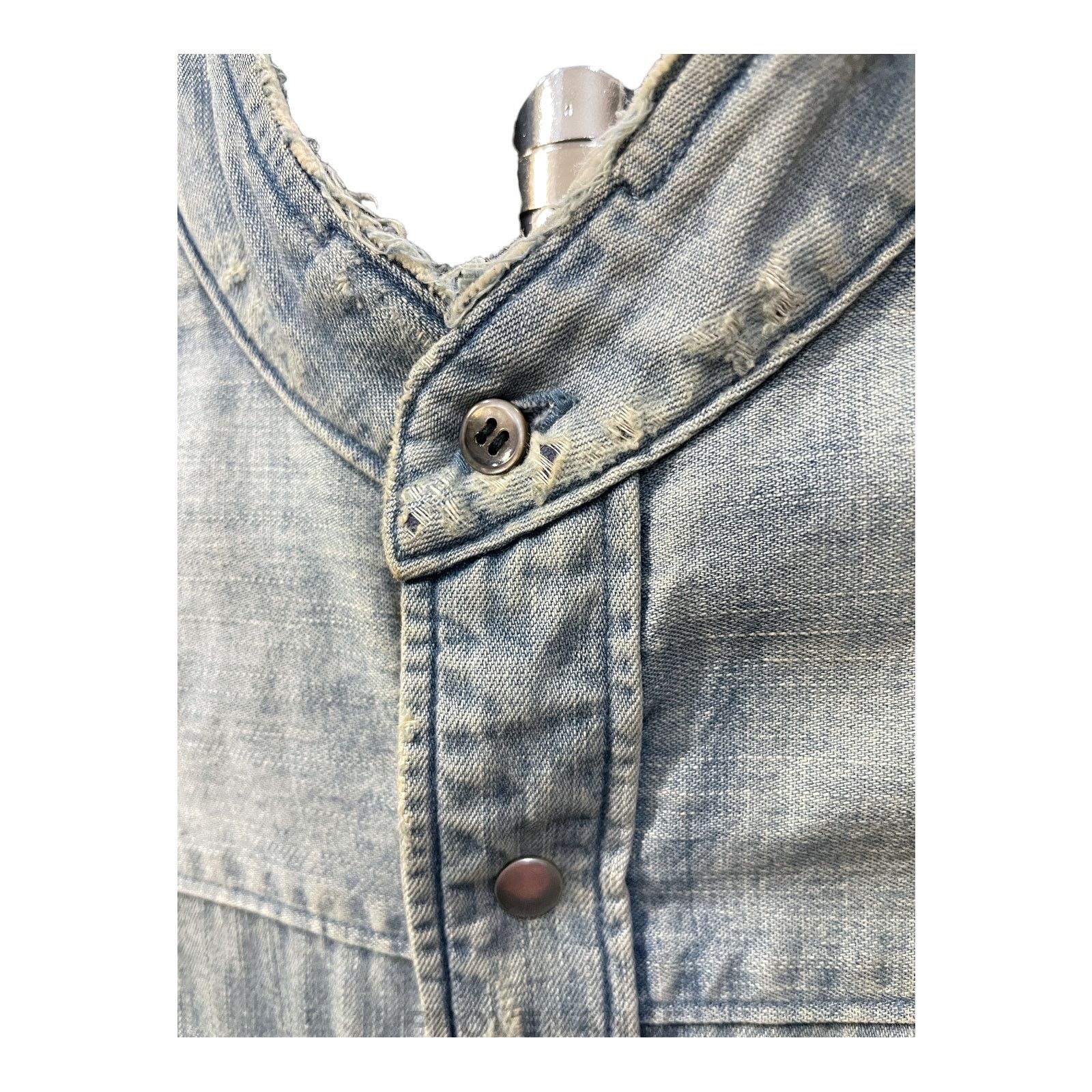 Balmain 🔴 Balmain Sample Denim Shirt - Destroyed Size US M / EU 48-50 / 2 - 4 Thumbnail