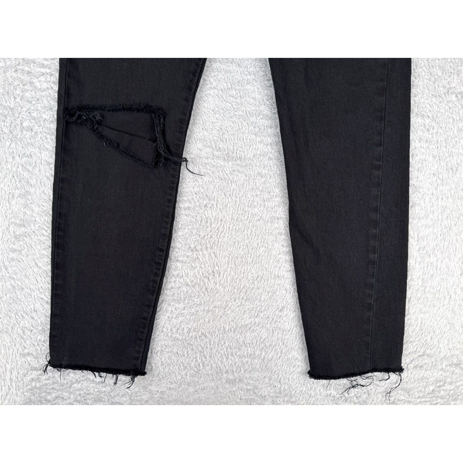 Levi's Levis Wedgie Fit Jeans Womens 28 Black Denim Cotton 5-Pocket Regular Rise Mid Distressed Stretch Skinny Vintage: No 27 Inseam 28x27 Denim Pants Size 28" / US 6 / IT 42 - 2 Thumbnail
