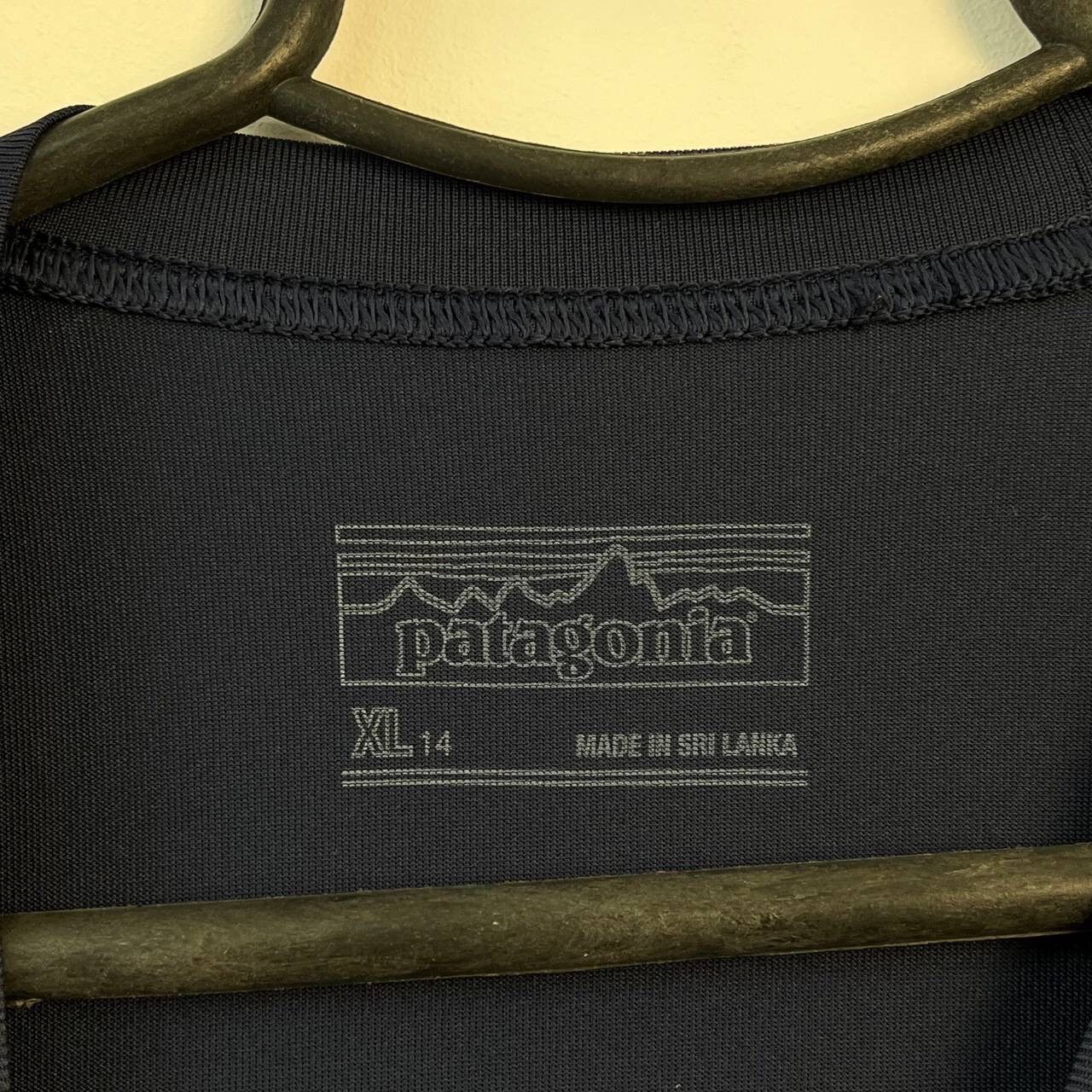 Vintage Vintage 90s Patagonia Big Logo LongSleeve Shirt Size XS-S Size US XS / EU 42 / 0 - 6 Thumbnail