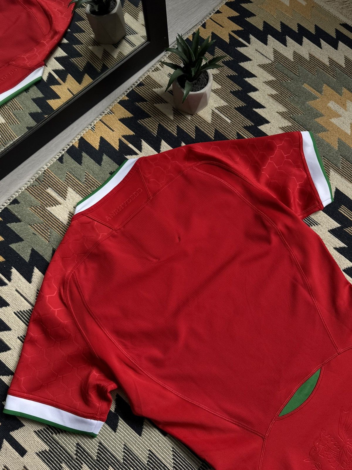 Macron Macron Wales WRU Rugby 2022-23 Jersey Size US M / EU 48-50 / 2 - 9 Thumbnail
