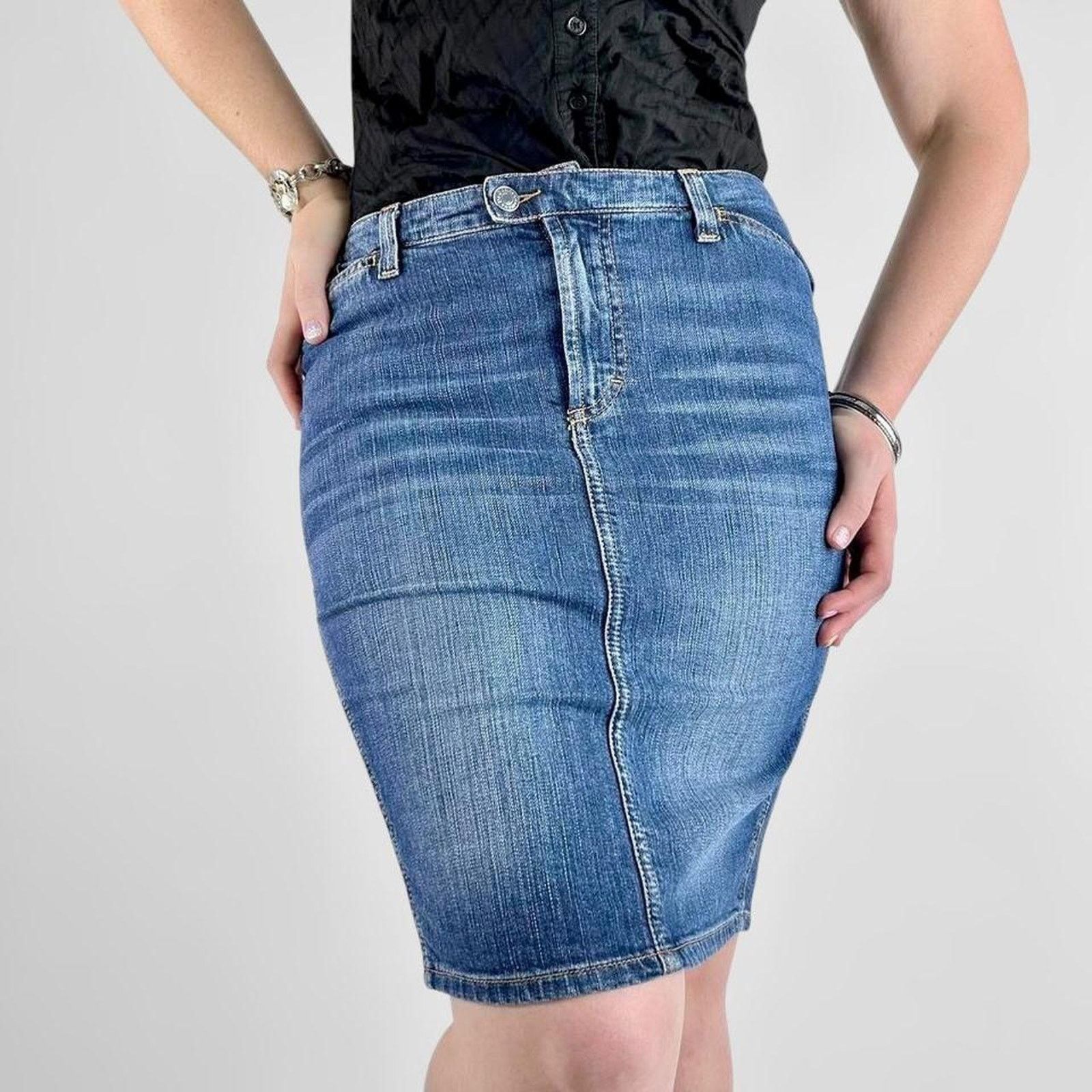 Dolce & Gabbana y2k dolce gabbana denim skirt Size 26" / US 2 / IT 38 - 5 Thumbnail