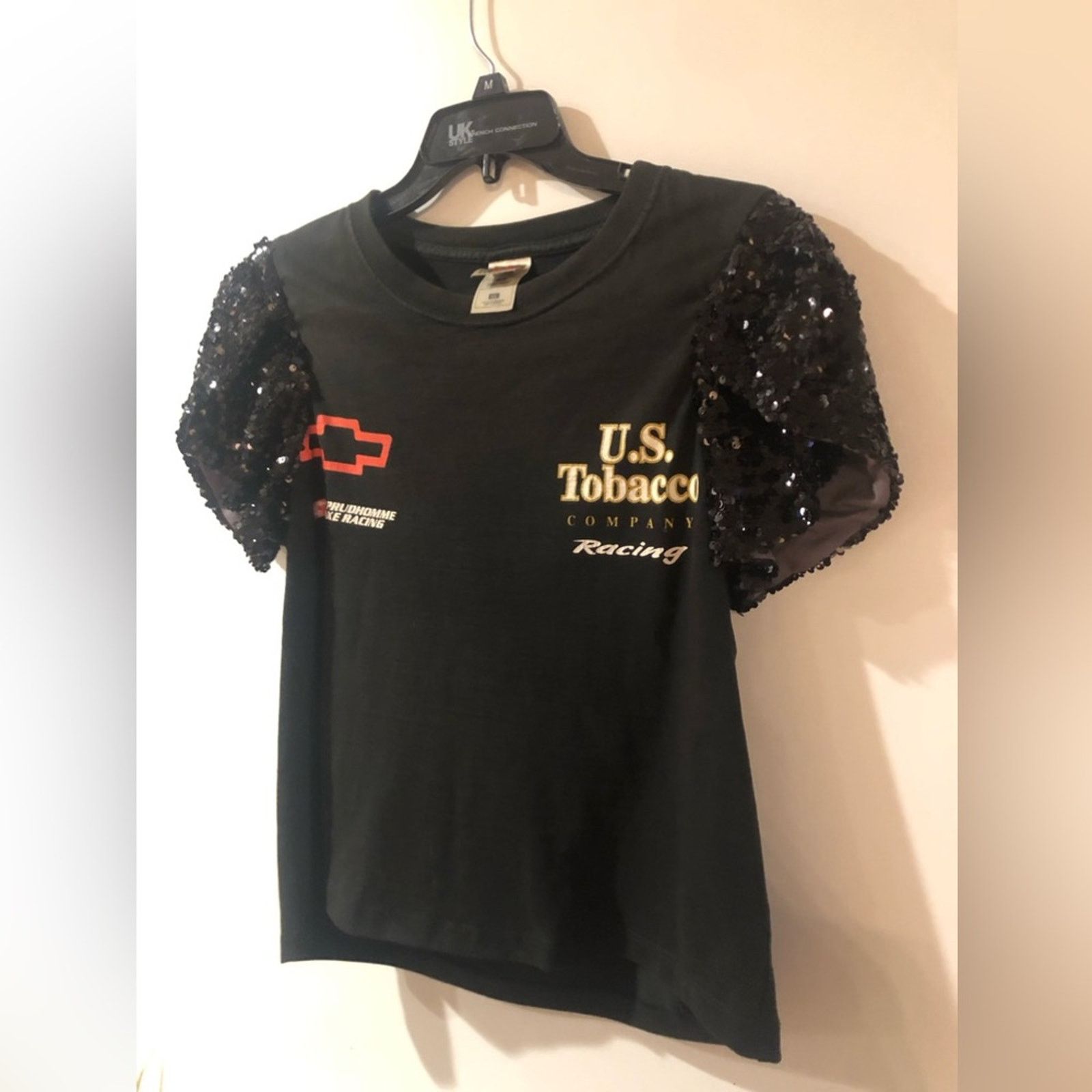 Fruit Of The Loom Cool T-shirt with puffed sequin sleeves. Size S / US 4 / IT 40 - 2 Thumbnail