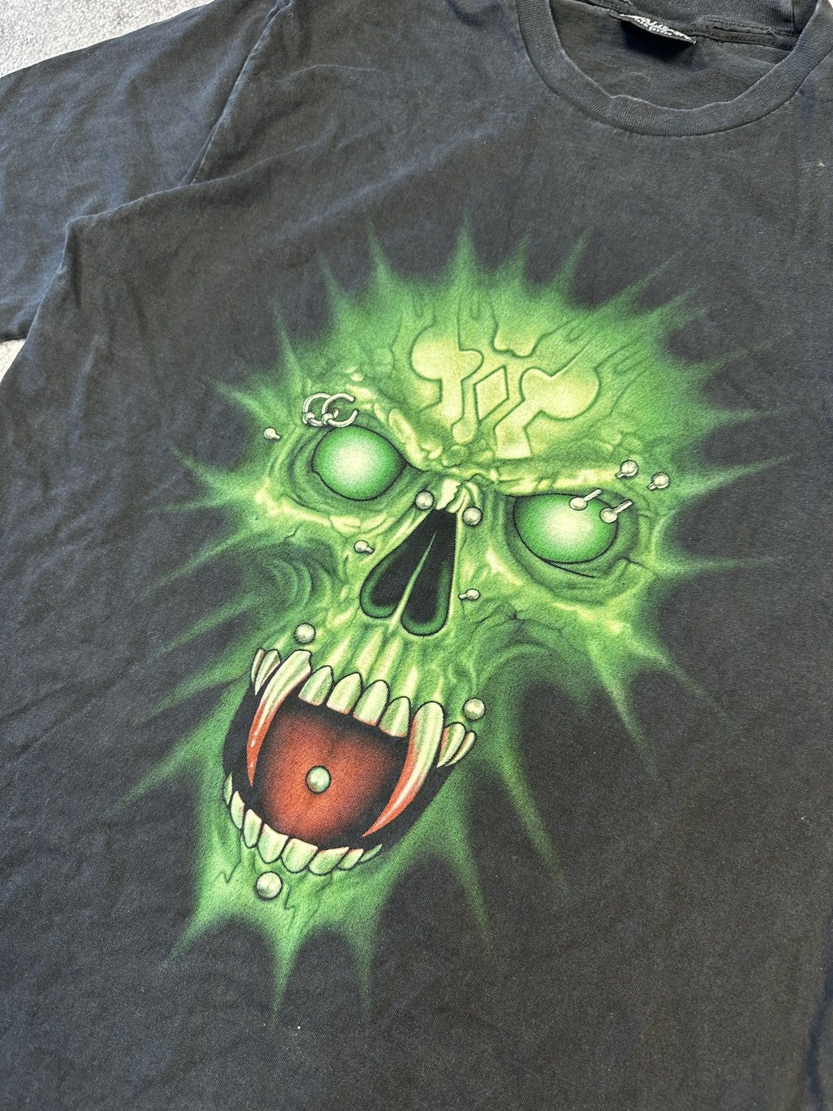 Designer Vintage Avant Garde Green Skull T-shirt Streetwear Style USA Size US L / EU 52-54 / 3 - 2 Thumbnail