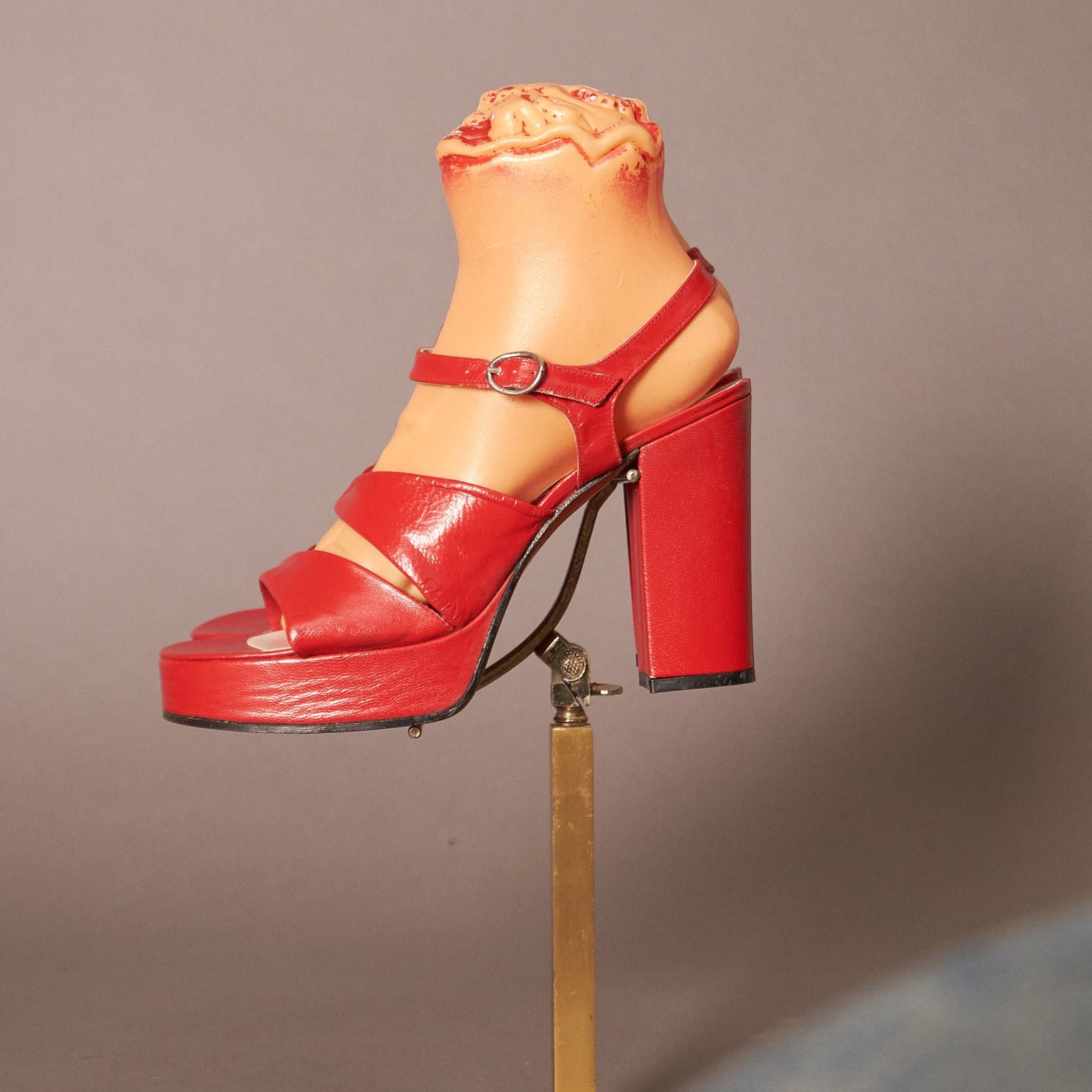 Vintage 1970s Ulitima Lip Stick Red Platform Heels Size US 8 / IT 38 - 3 Thumbnail