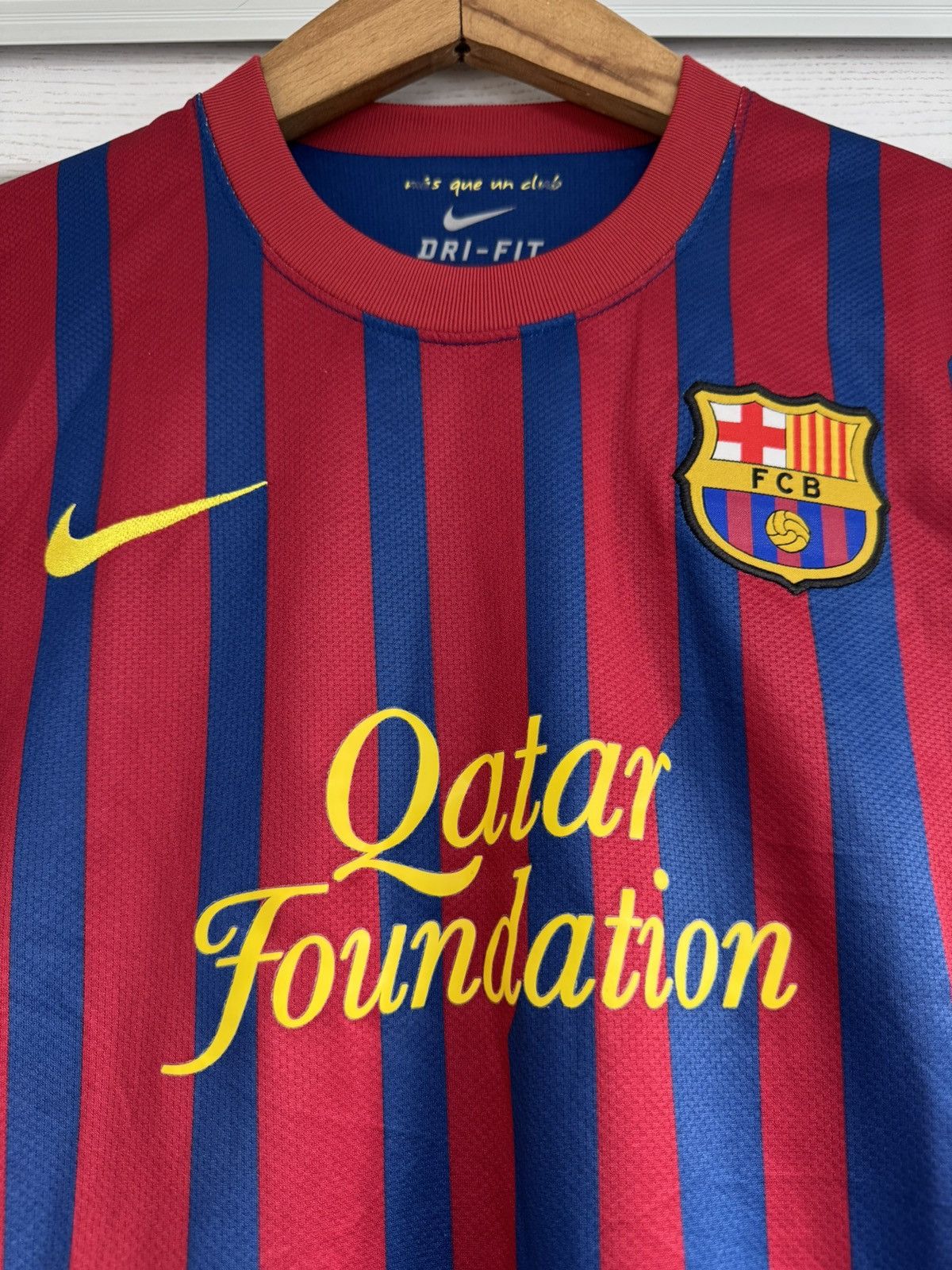 Nike Barcelona 2011-2012 Home Soccer Jersey Football Kit Shirt Size US S / EU 44-46 / 1 - 7 Thumbnail