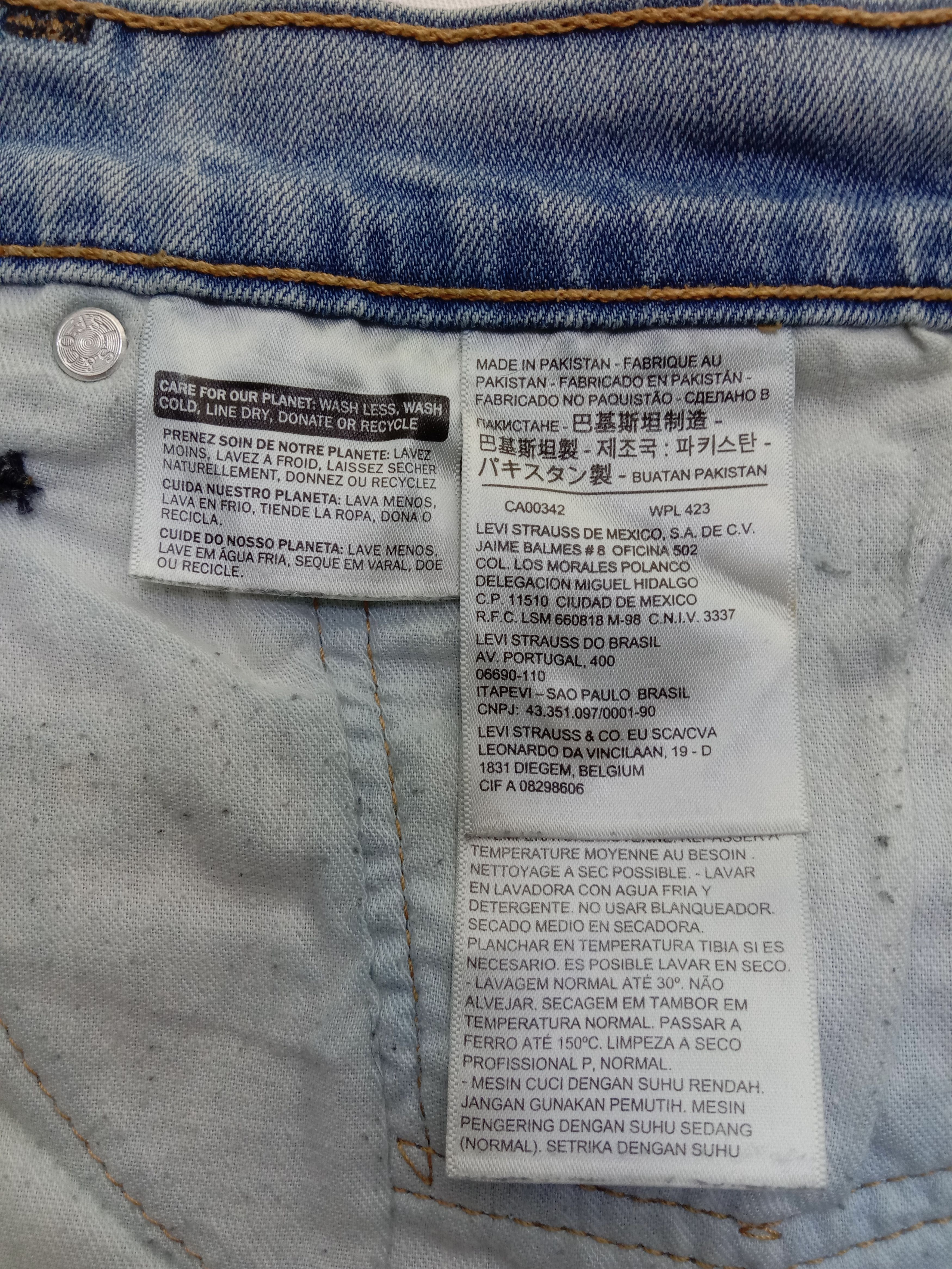 Levi's Vintage Levi's 511 Jeans Light Wash Slim Cut Denim Size US 36 / EU 52 - 12 Thumbnail