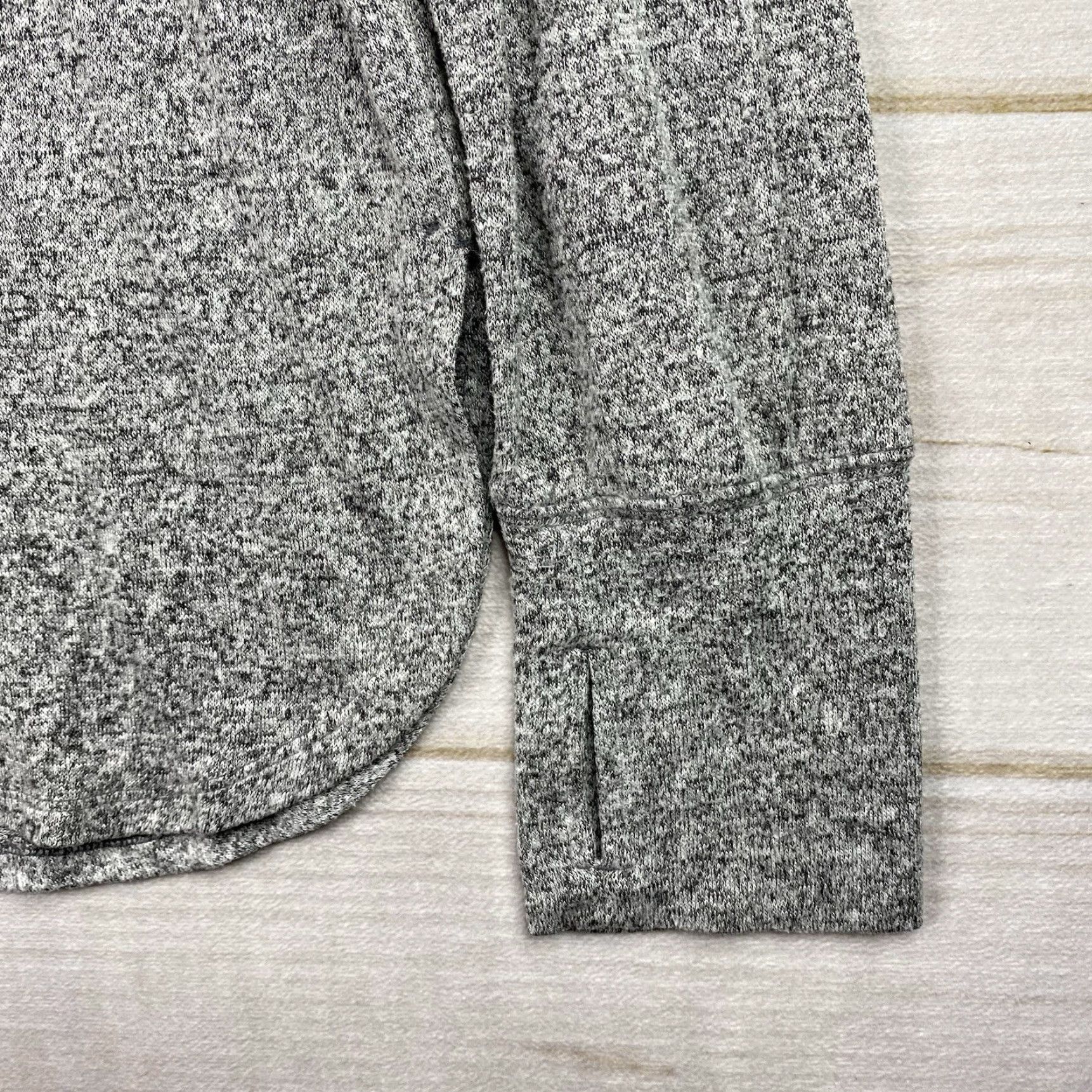 Athleta Athleta Shirt XL Gray Oversized Long Sleeve Knit Fleece Crew Neck Women T-Shirt Tunic Classic Outdoor Preppy Size XL / US 12-14 / IT 48-50 - 4 Thumbnail