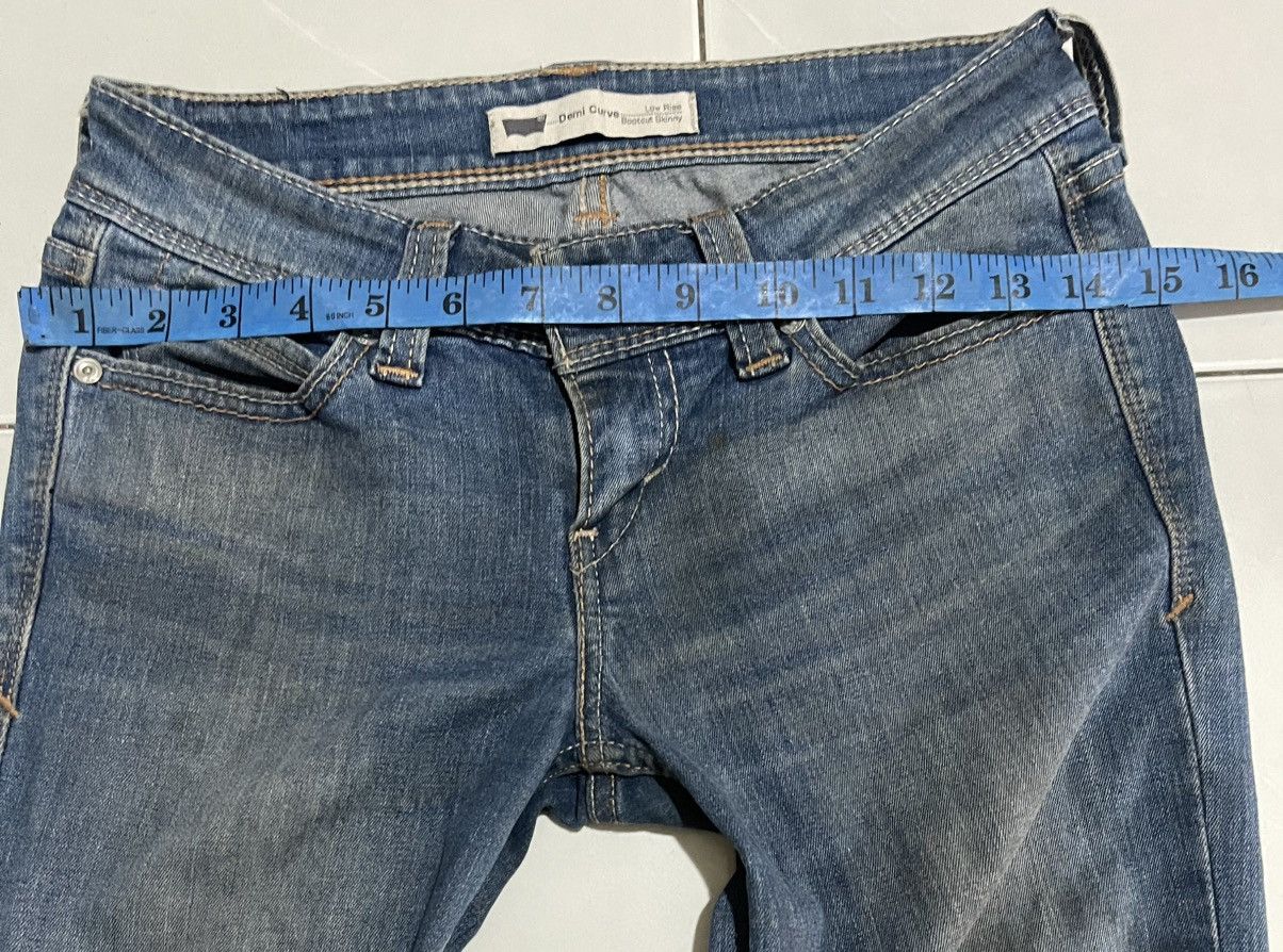 Levi's M Levi’s Flared Bootcut Demi Curve Denim Jeans dirty look Size 28" / US 6 / IT 42 - 13 Thumbnail